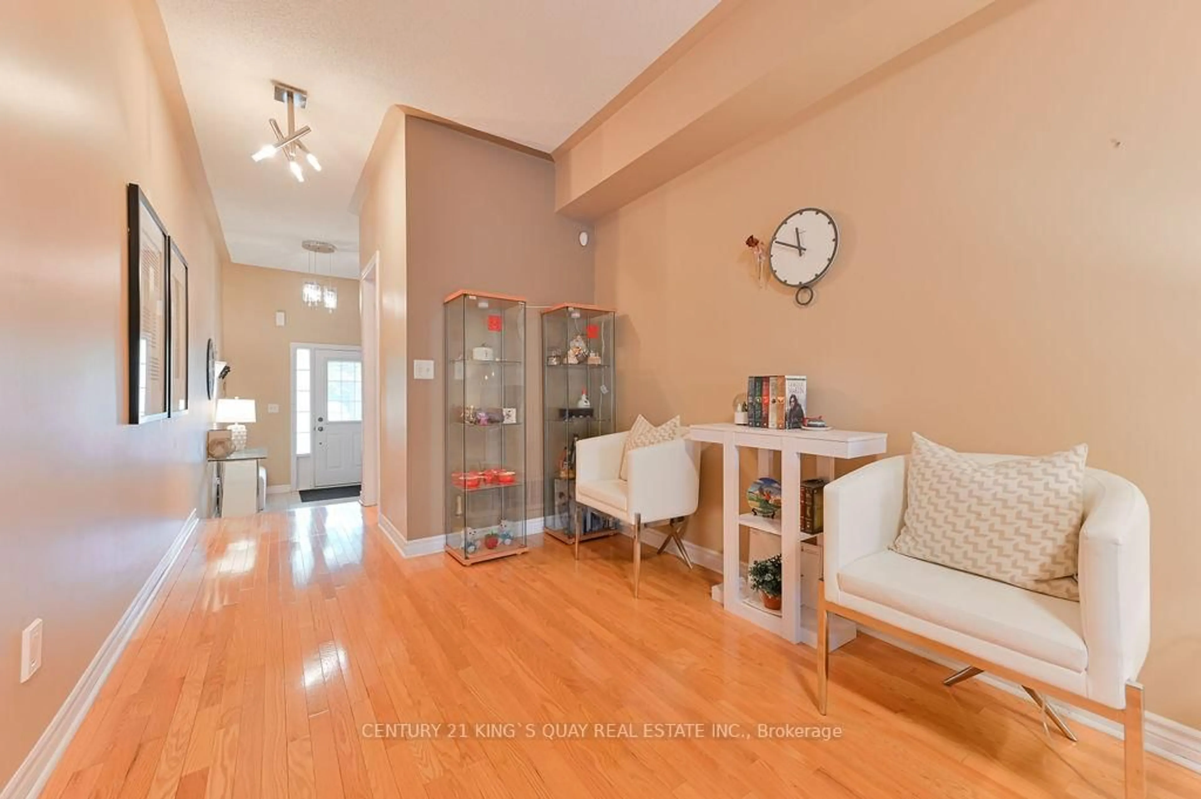 Indoor foyer for 83 Daniel Reaman Cres, Vaughan Ontario L4J 8V1