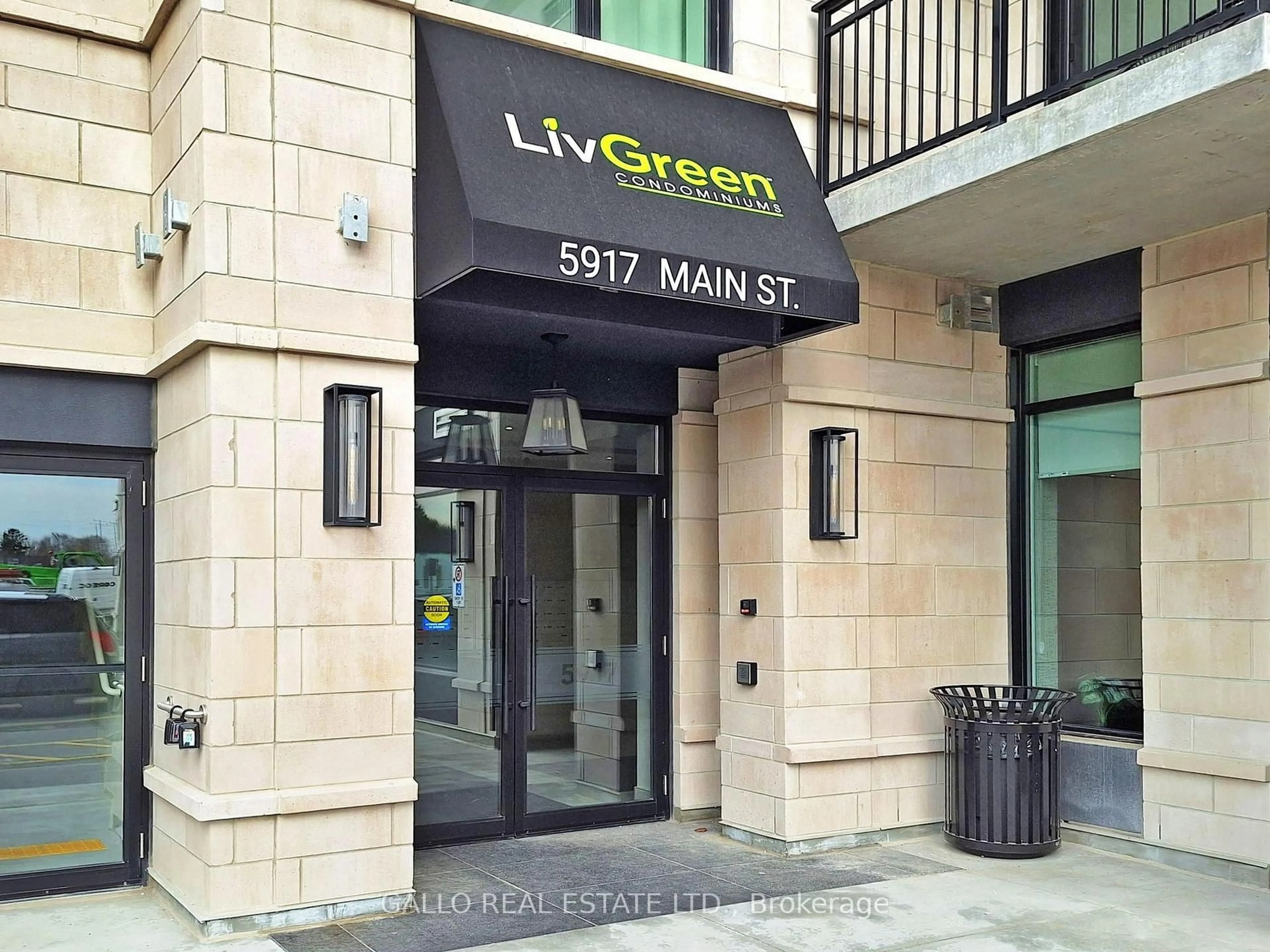 Indoor foyer for 5917 Main St #301, Whitchurch-Stouffville Ontario L4A 5G4