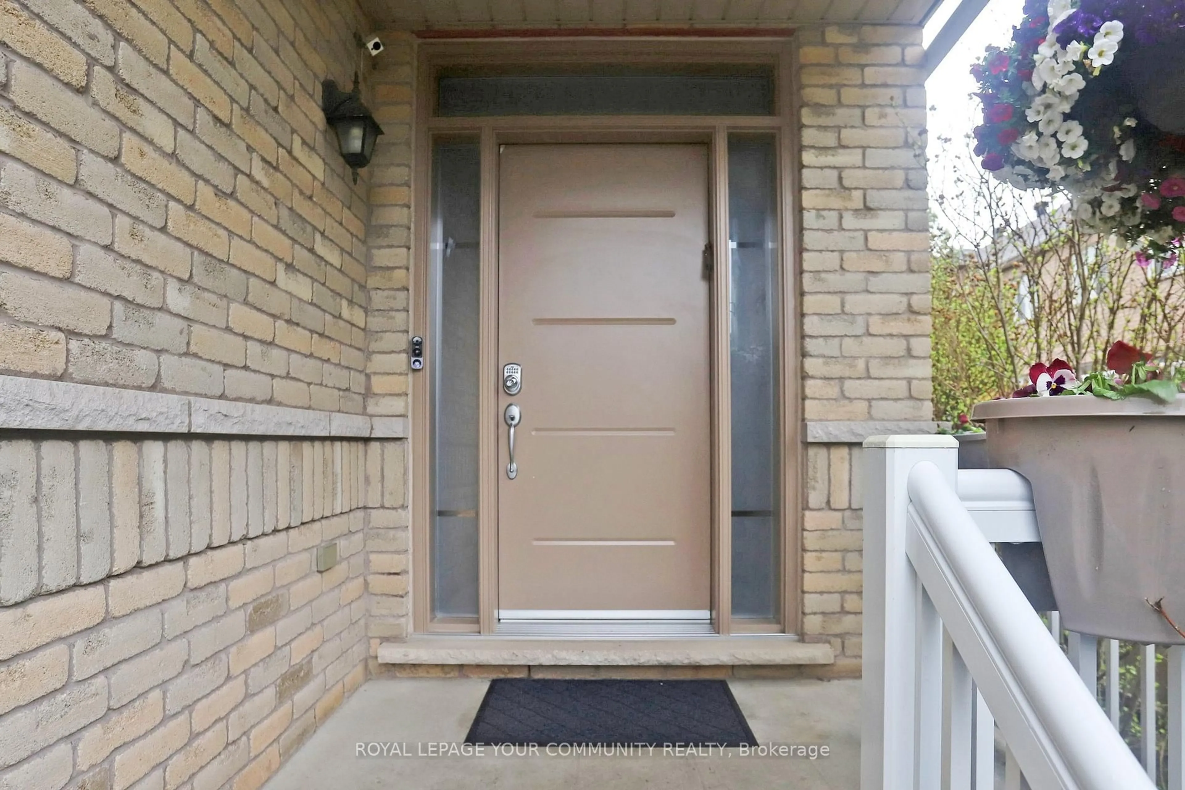 Indoor entryway for 70 Landwood Ave, Vaughan Ontario L4J 0C2