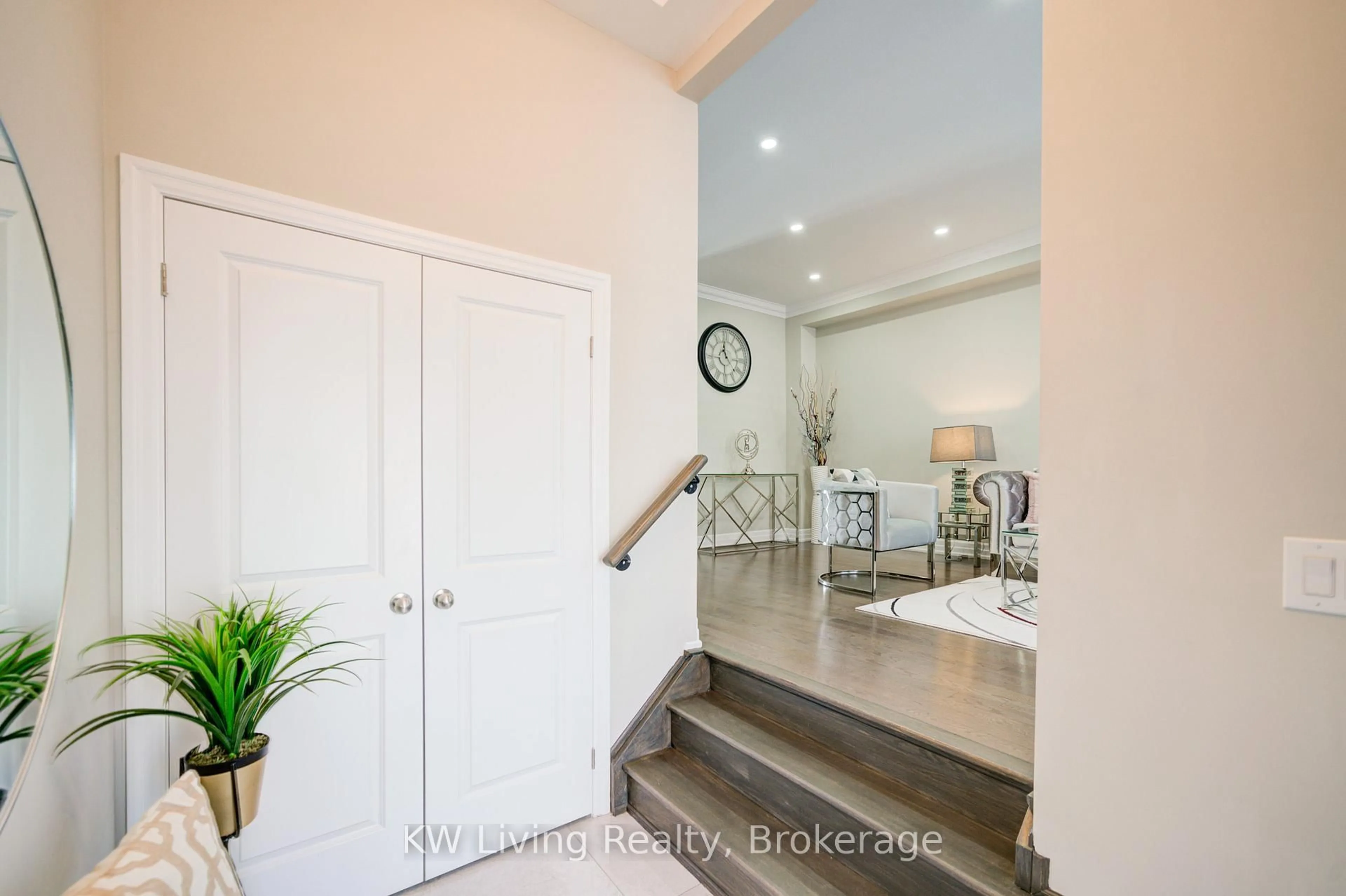 Indoor entryway for 109 Ian Baron Ave, Markham Ontario L3R 5C3