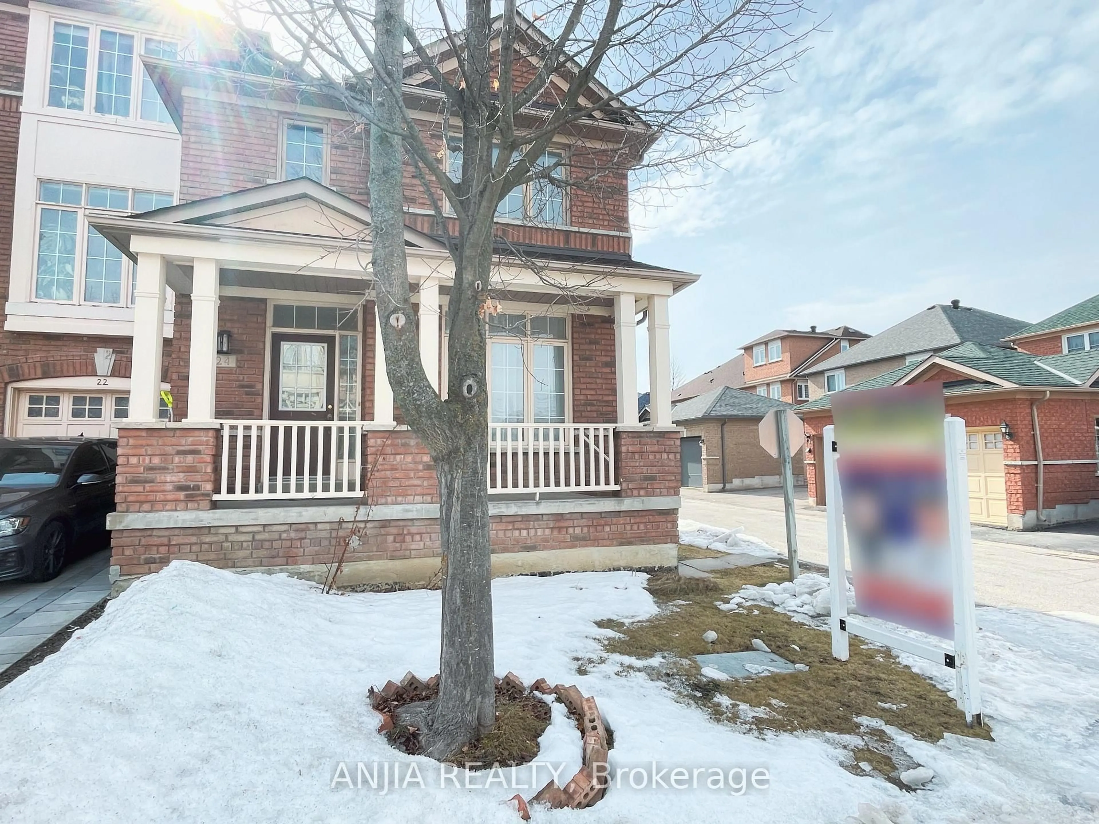 Unknown for 24 Crawford St, Markham Ontario L6C 2L4