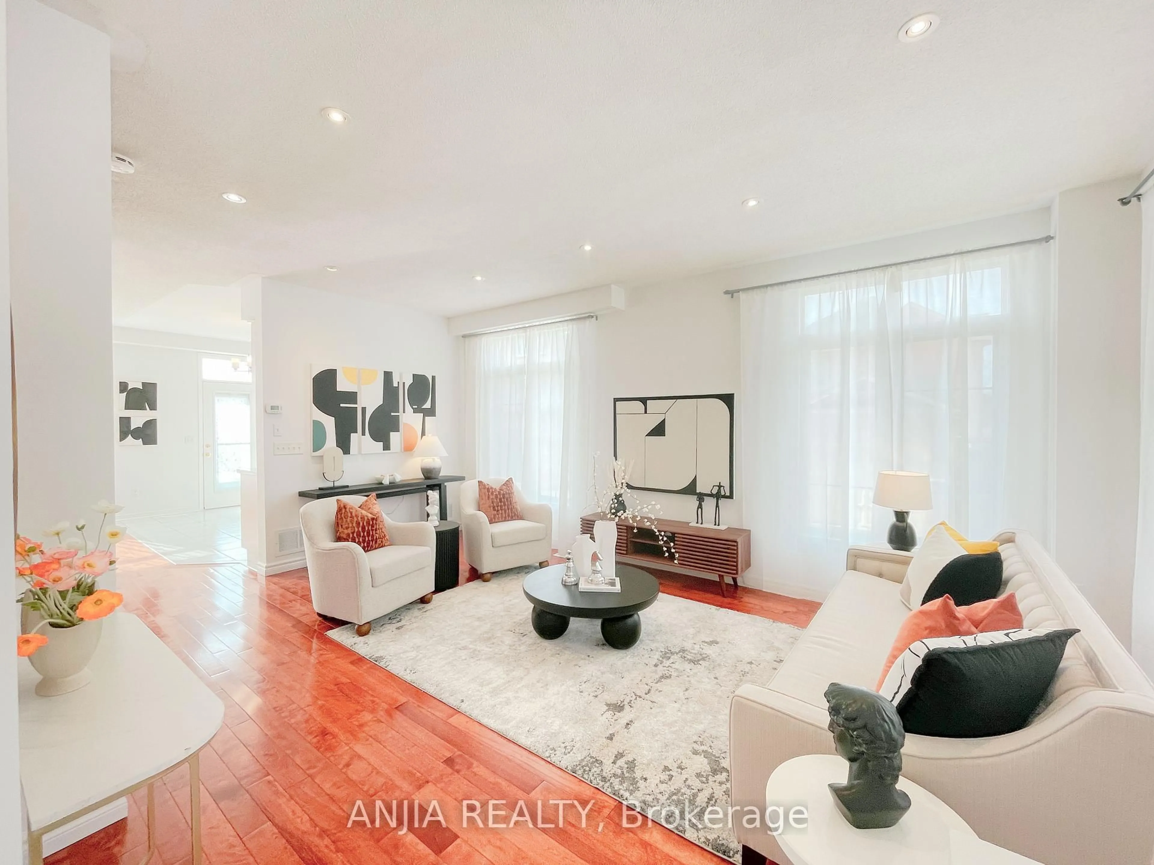 Living room with furniture, unknown for 24 Crawford St, Markham Ontario L6C 2L4