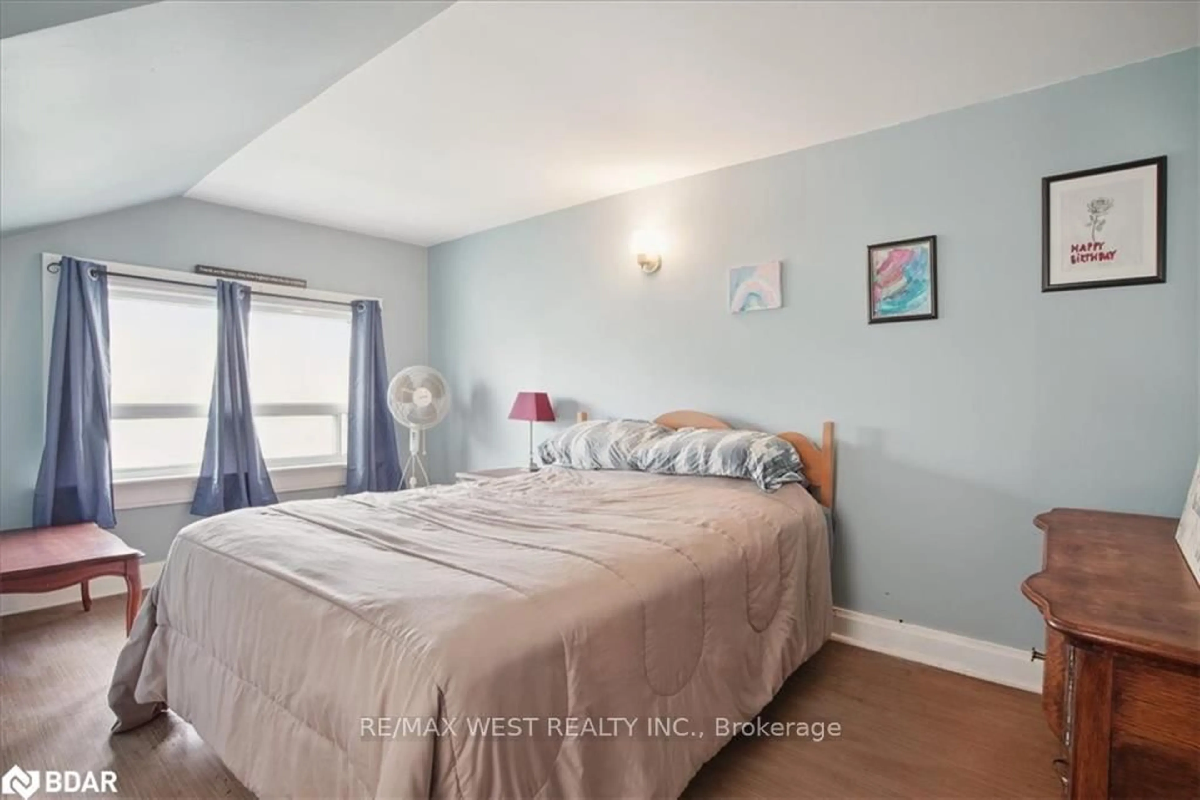 Bedroom with bed, unknown for 55 River St, Georgina Ontario L0E 1R0