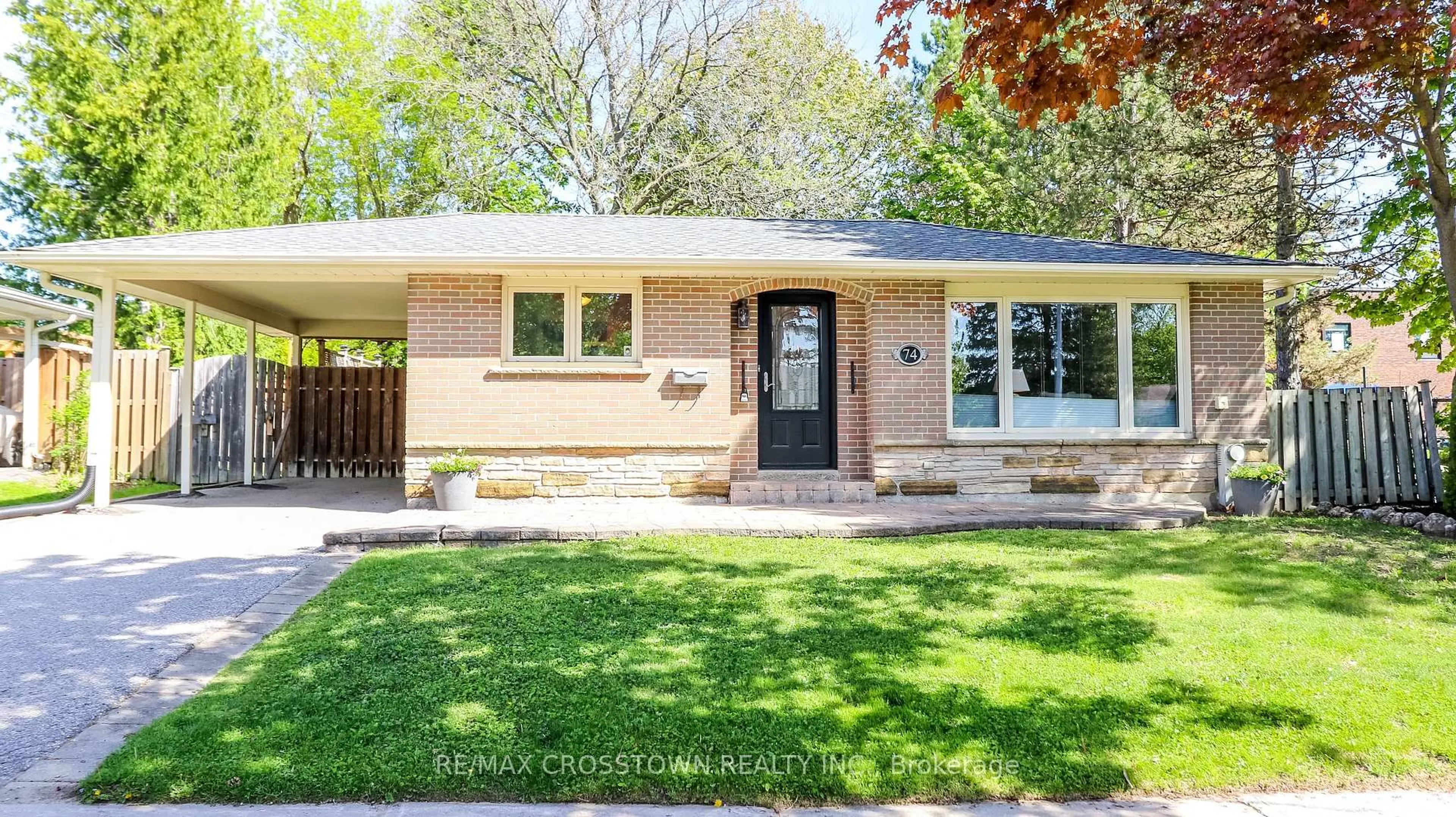 Home with brick exterior material, street for 74 Devins Dr, Aurora Ontario L4G 2Z4