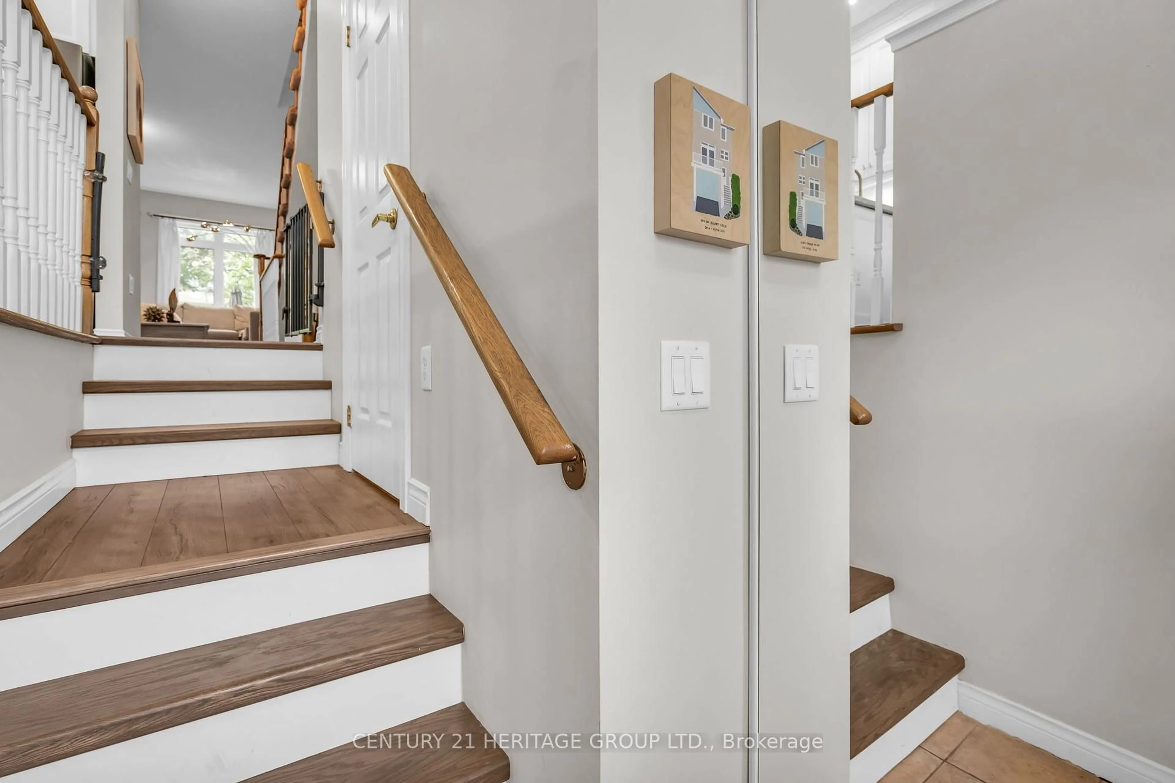 Unknown for 1056 On Bogart Circ #66, Newmarket Ontario L3Y 8T4