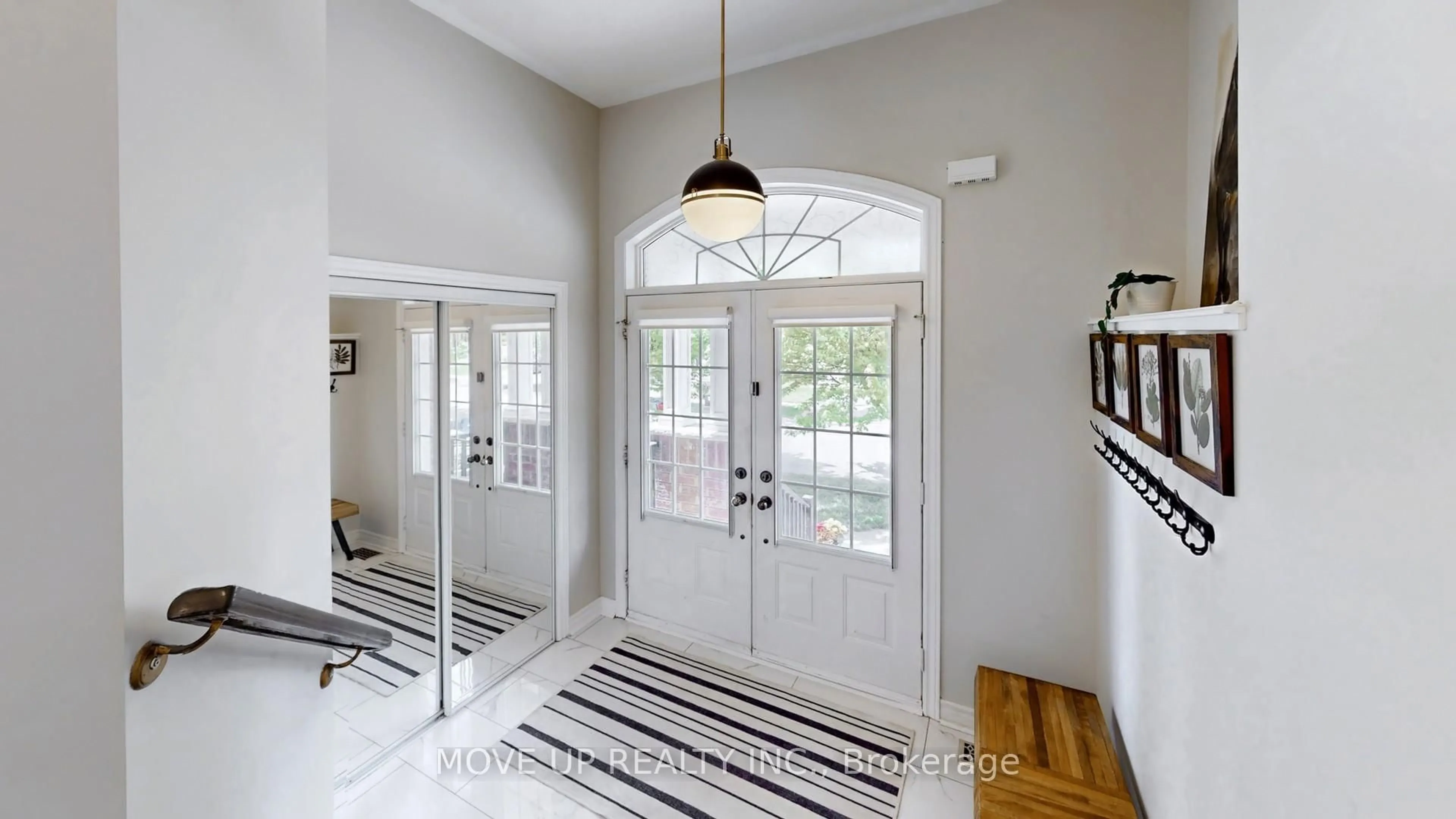 Indoor entryway for 30 Hoppington Ave, Whitchurch-Stouffville Ontario L4A 0K7