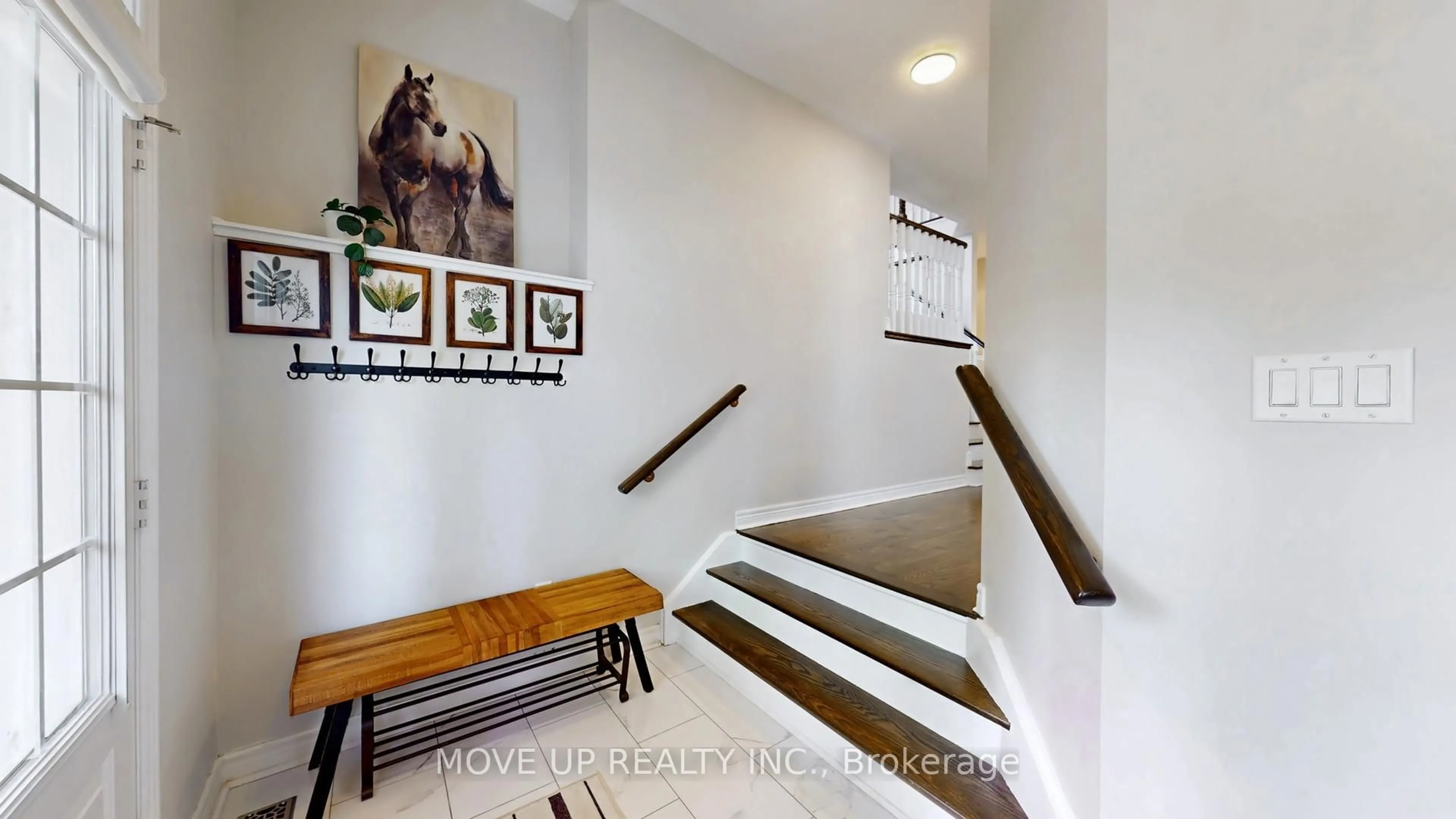 Indoor entryway for 30 Hoppington Ave, Whitchurch-Stouffville Ontario L4A 0K7