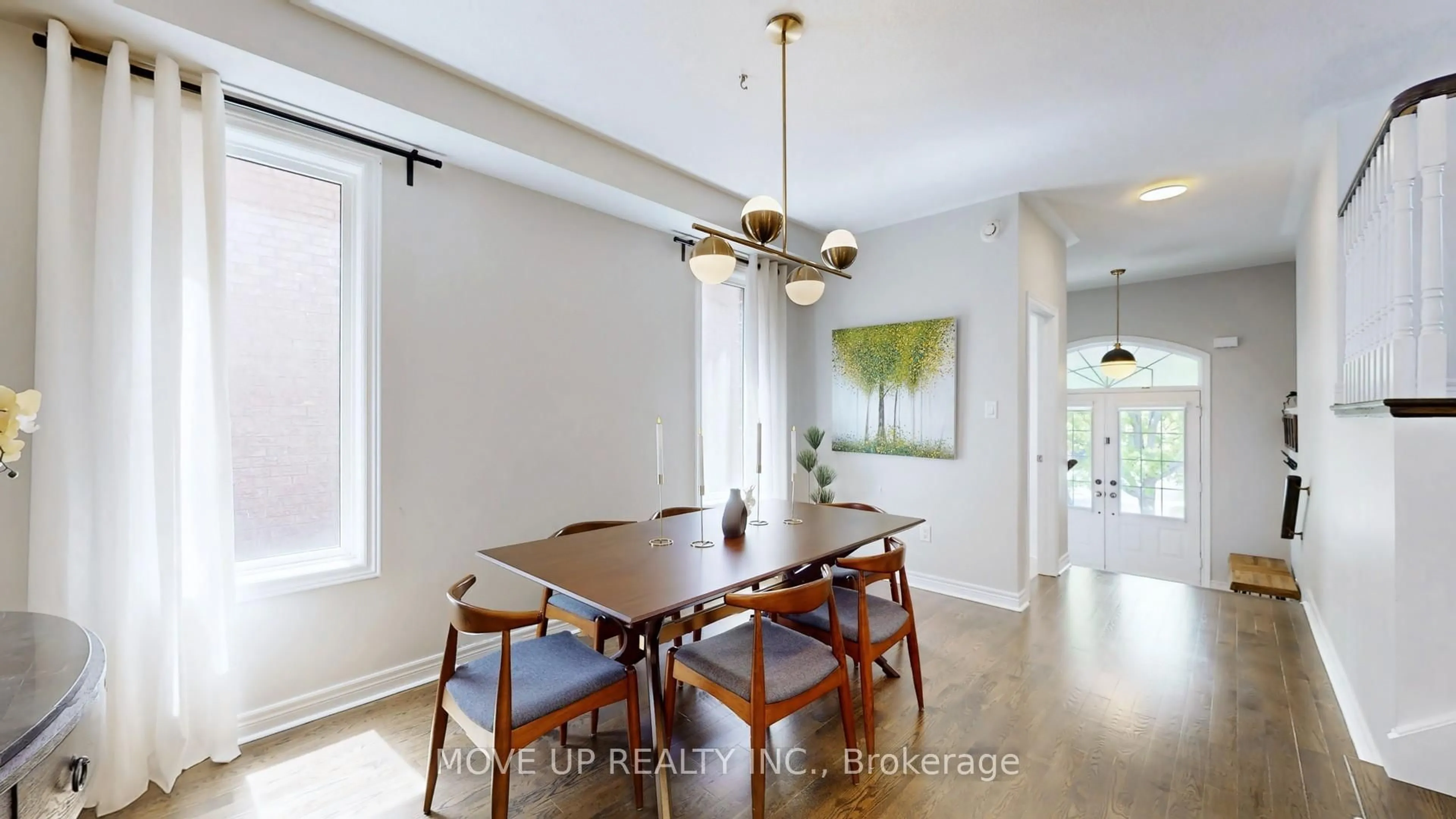 Dining room, wood/laminate floor for 30 Hoppington Ave, Whitchurch-Stouffville Ontario L4A 0K7
