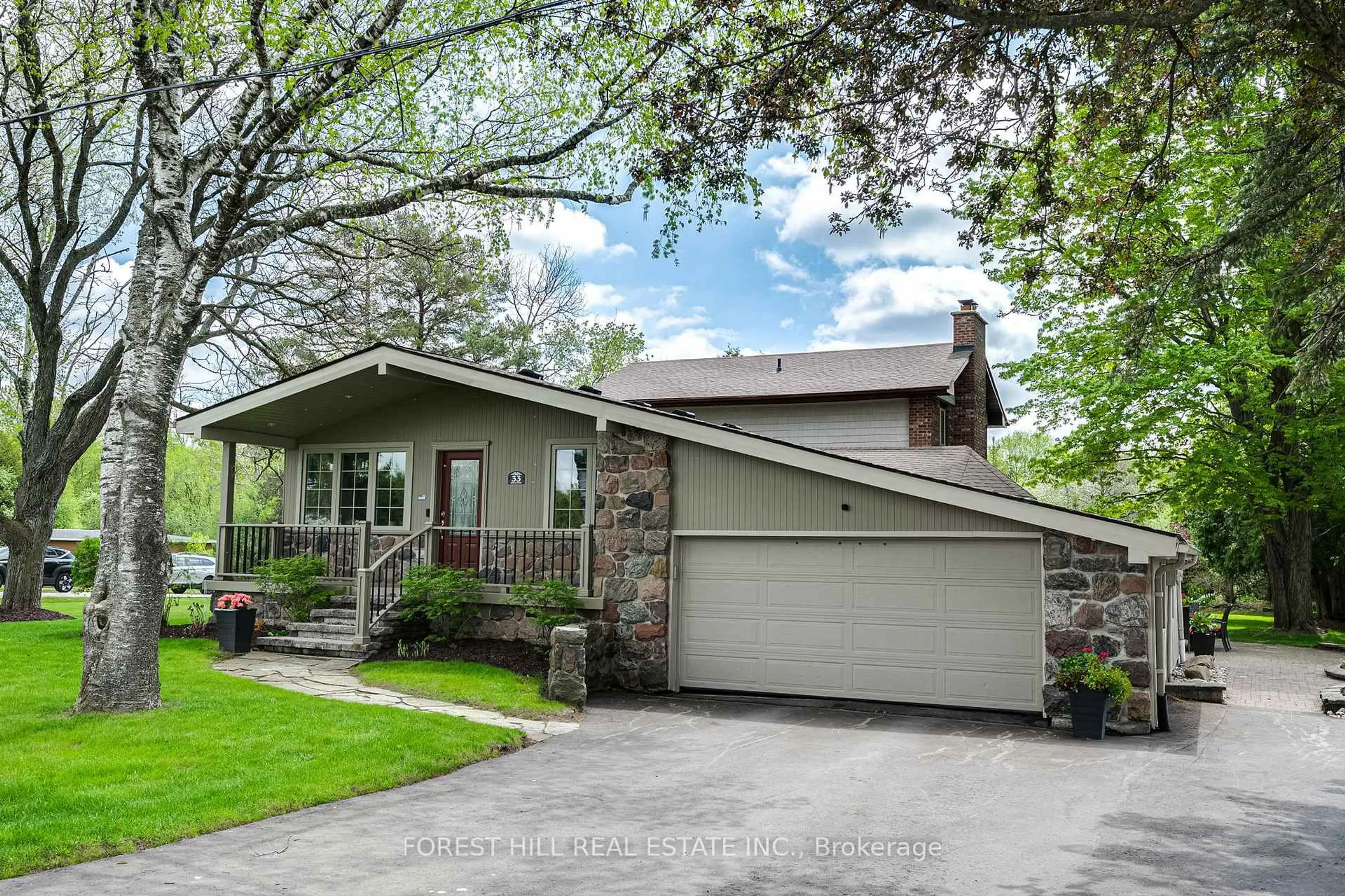 Unknown for 33 Joyce Blvd, Whitchurch-Stouffville Ontario L4A 4N4