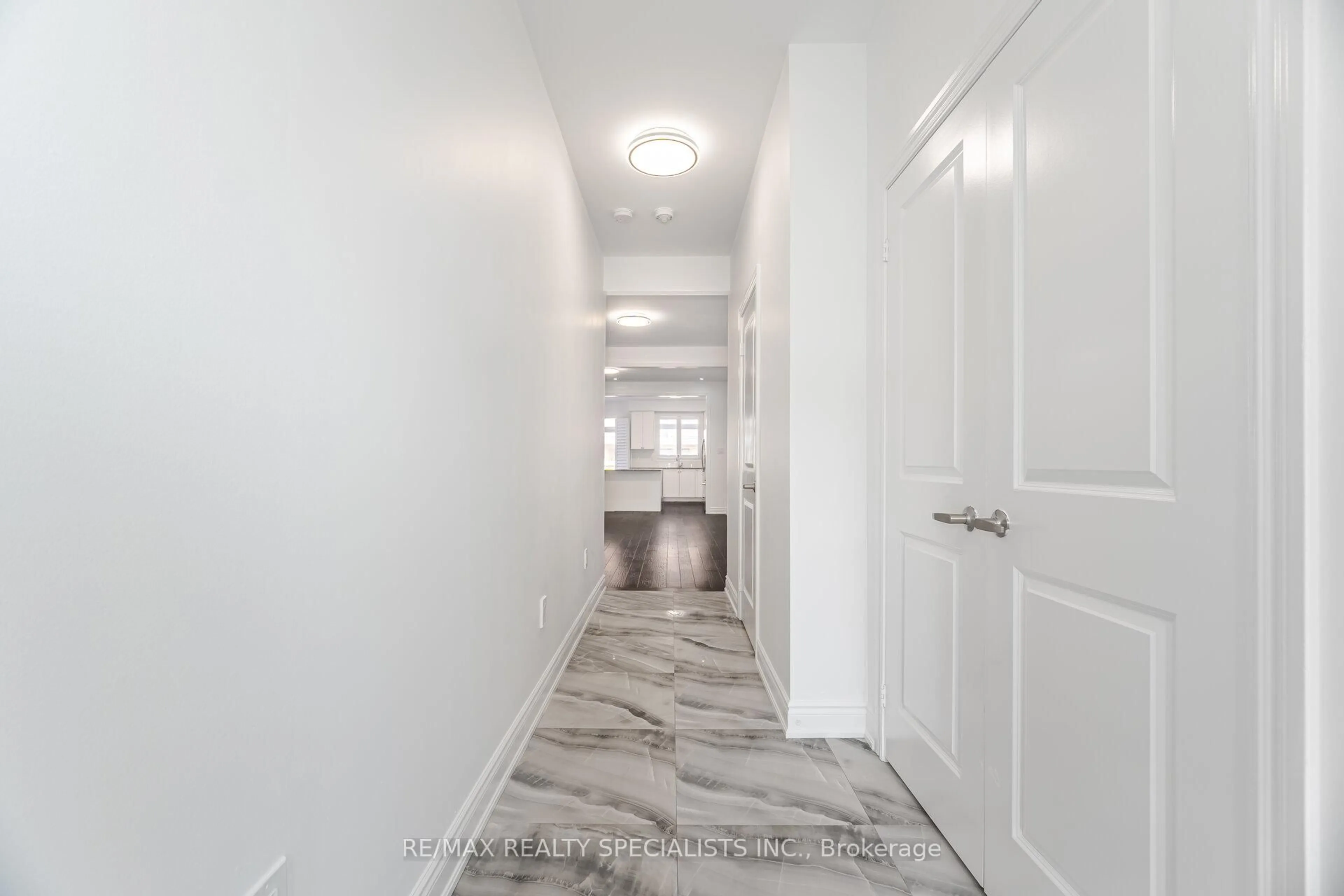 Indoor entryway for 126 Algoma Dr, Vaughan Ontario L4H 3Y3