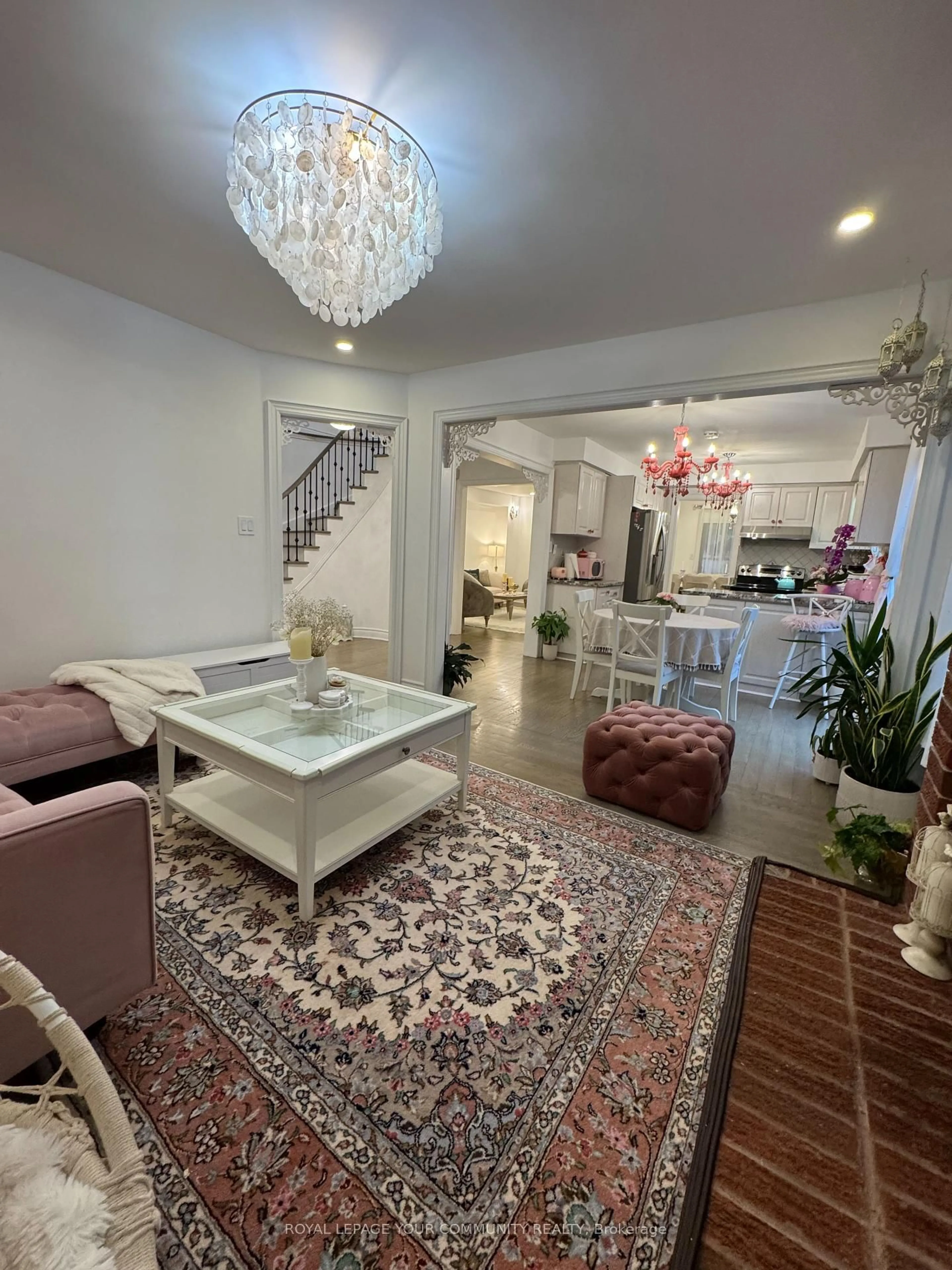 Living room with furniture, unknown for 163 Oliver Lane, Vaughan Ontario L6A 1A9
