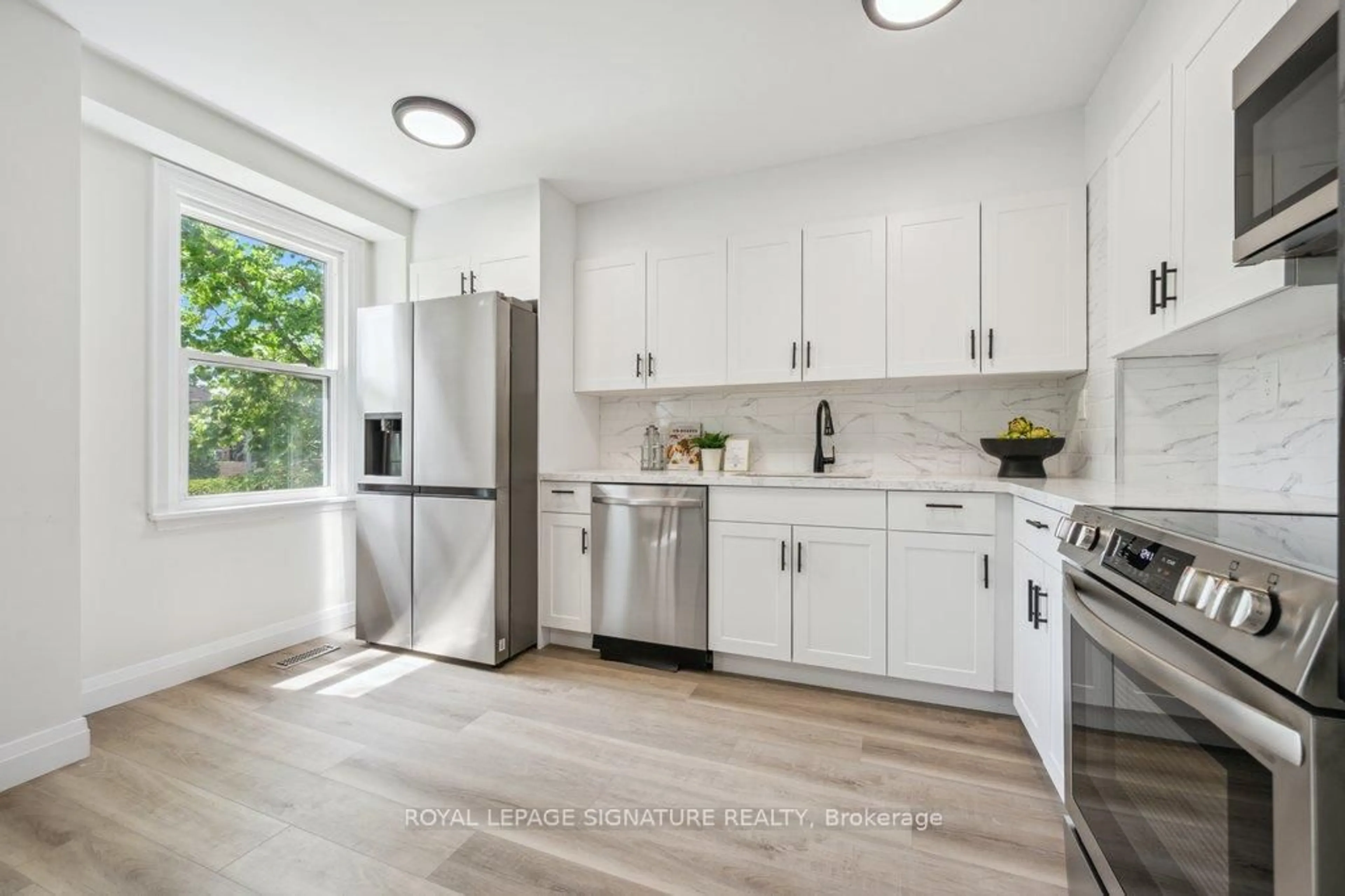 Open concept kitchen, unknown for 1856 John St, Markham Ontario L3T 1Z1