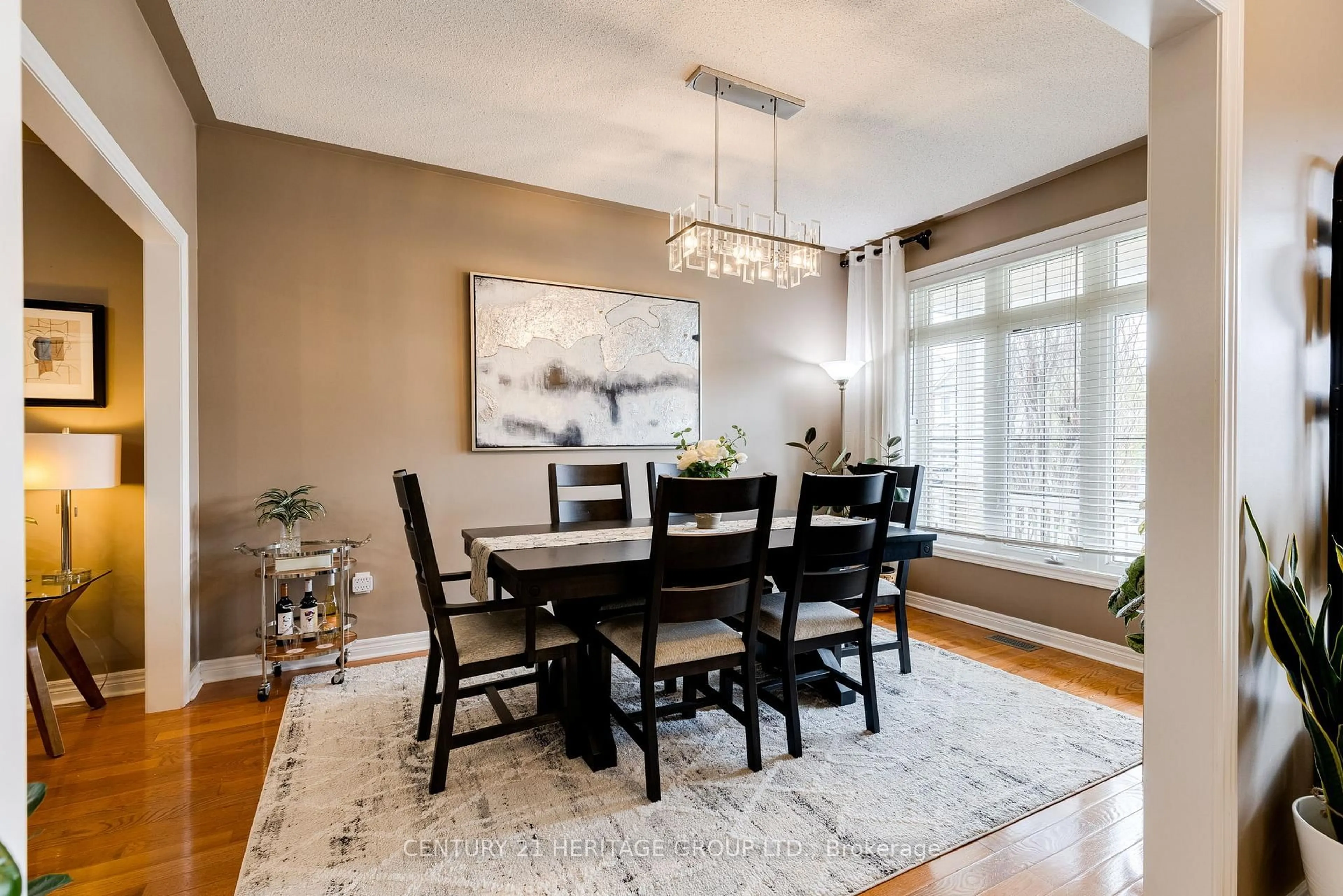Dining room, unknown for 402 Kwapis Blvd, Newmarket Ontario L3X 3H4
