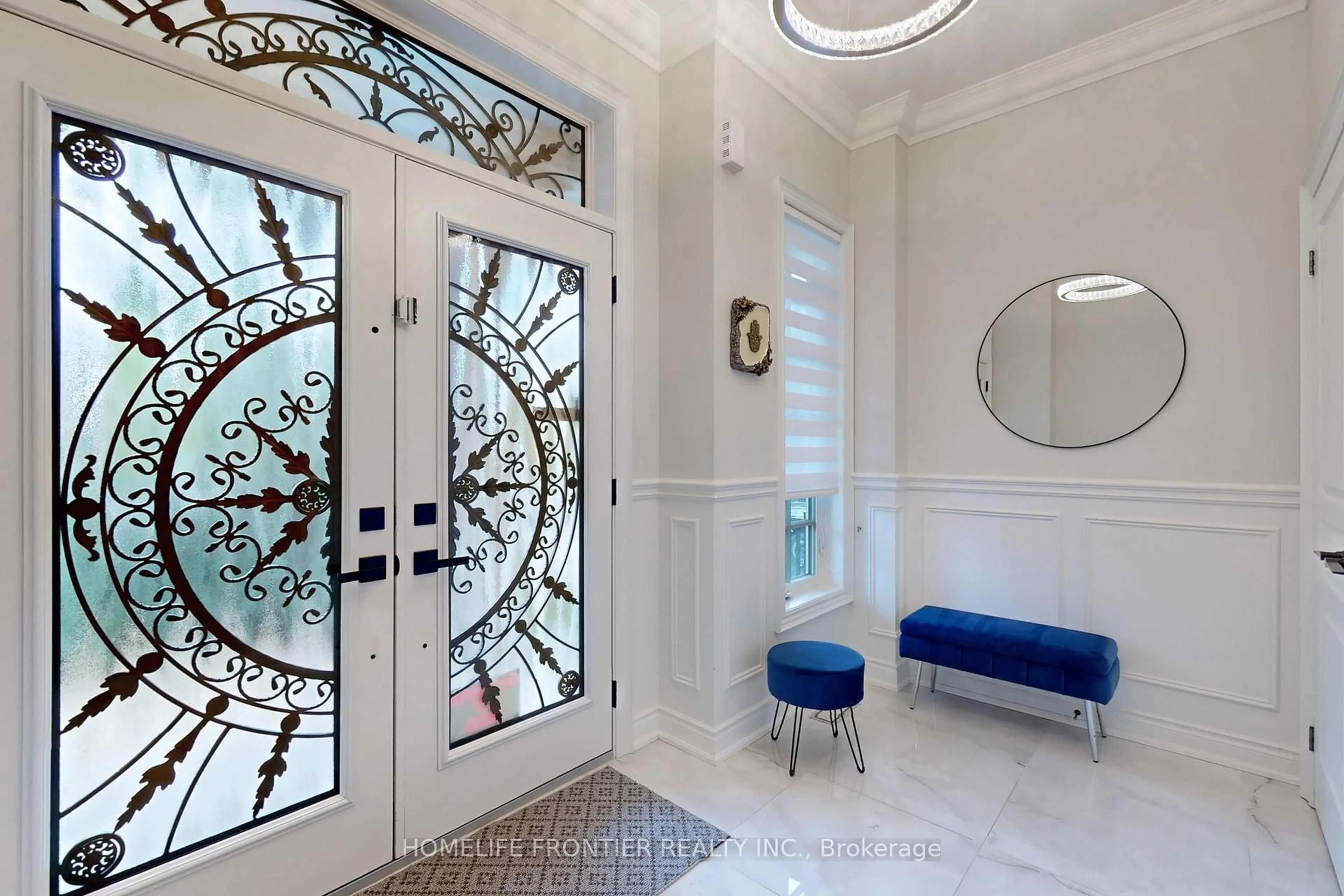 Indoor entryway for 28 Rock Elm Crt, Vaughan Ontario L6A 4C2