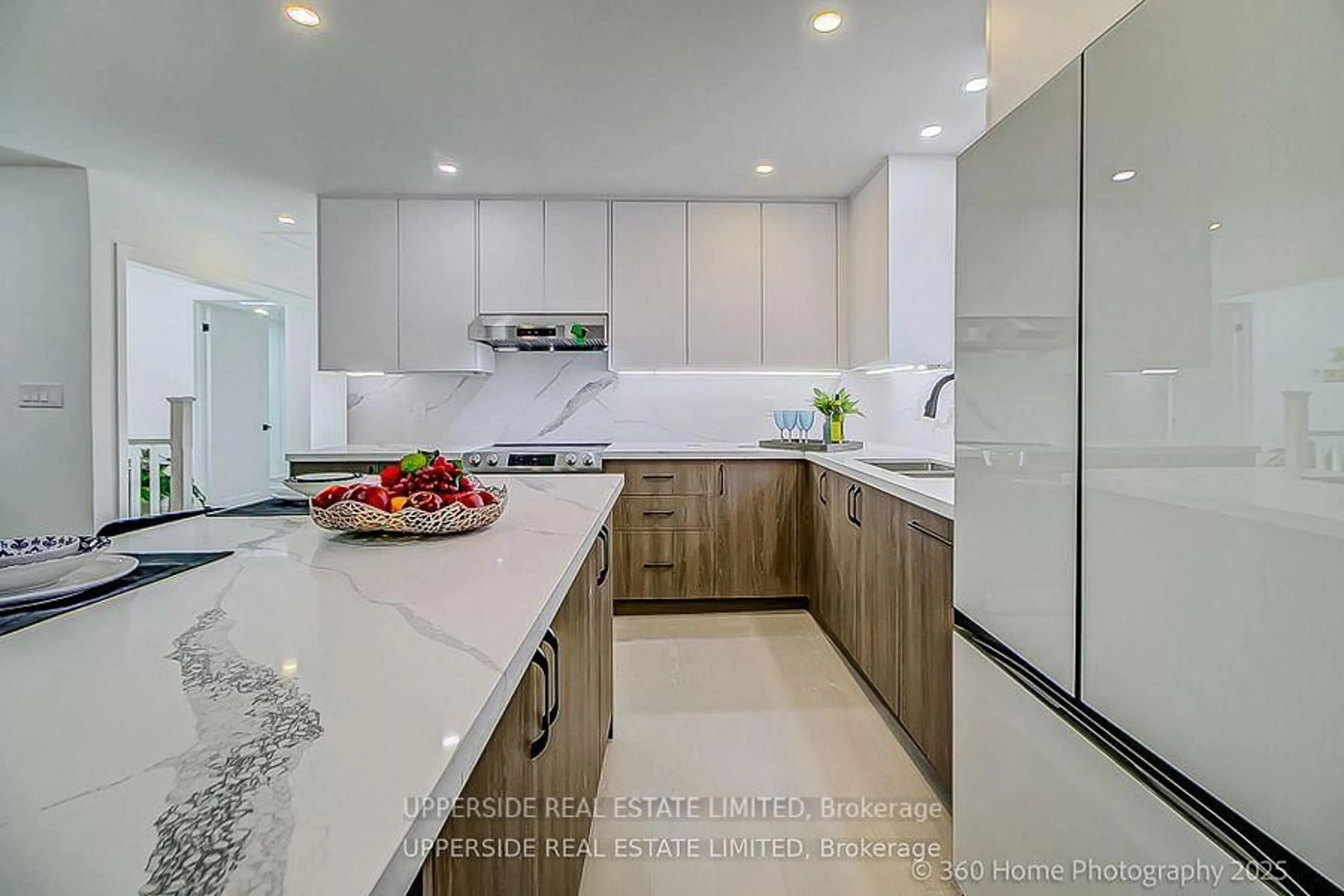 Contemporary kitchen, ceramic/tile floor for 2 CHRISTMAN Crt, Markham Ontario L3P 3C8