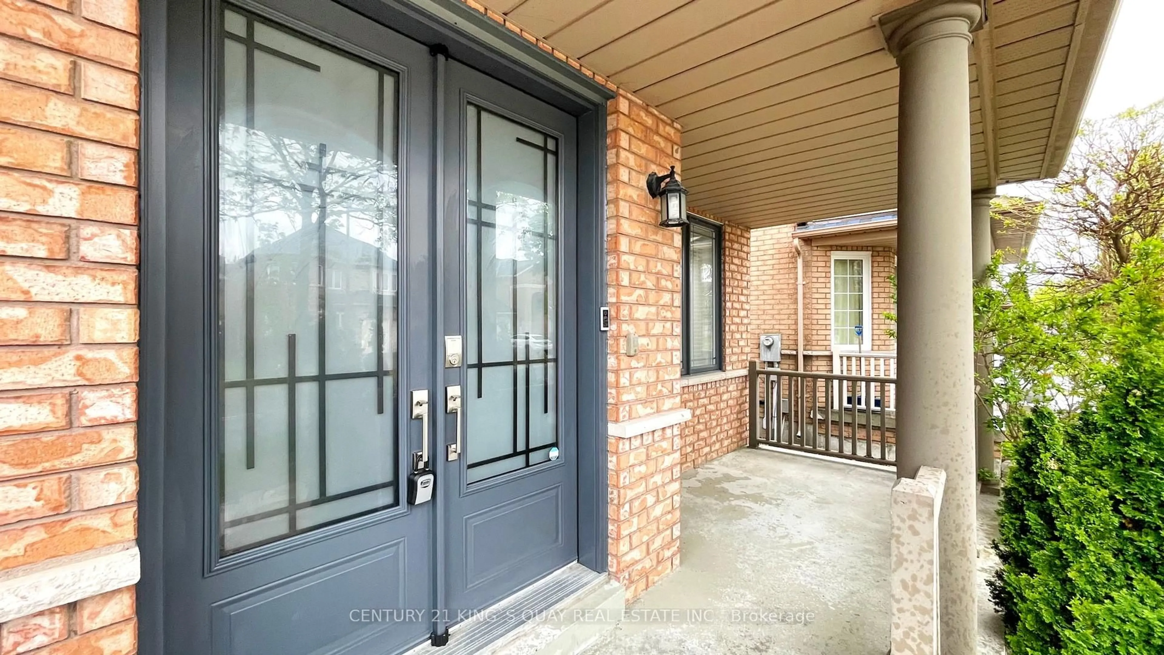 Indoor entryway for 55 Hillmount Rd, Markham Ontario L6C 2J2