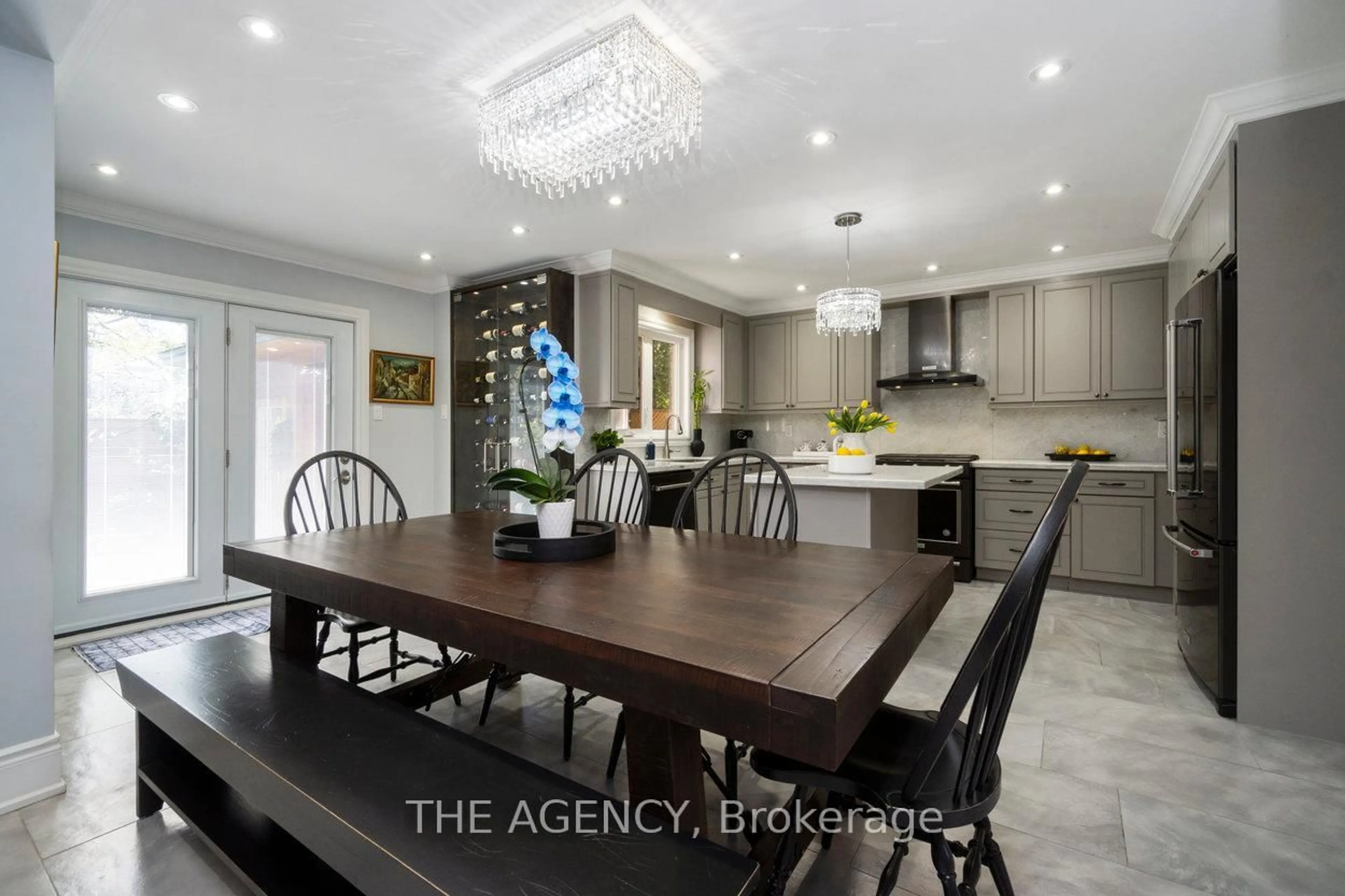 Open concept kitchen, unknown for 39 Savoy Cres, Vaughan Ontario L4J 7W3