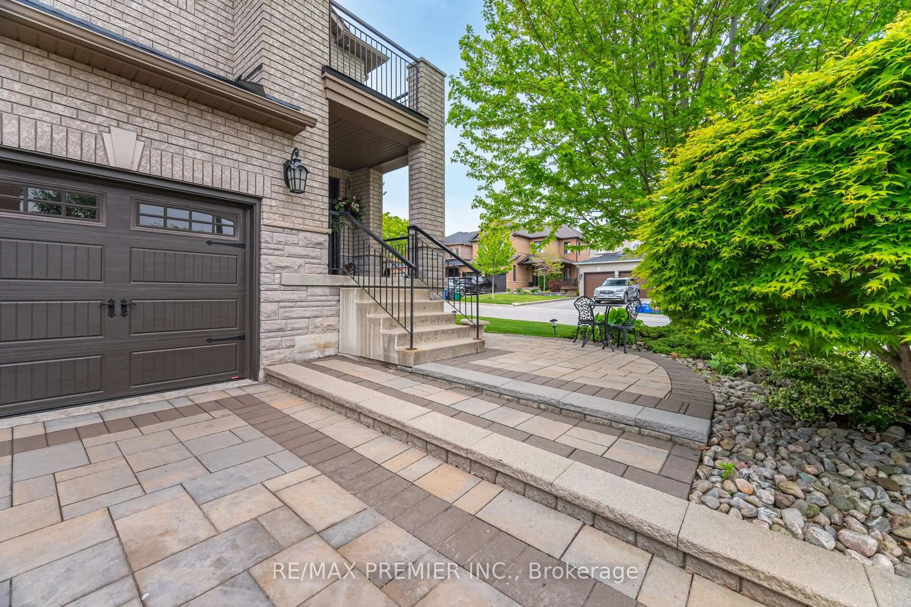 Home with brick exterior material, street for 1 Crown Cres, Vaughan Ontario L4H 1S5