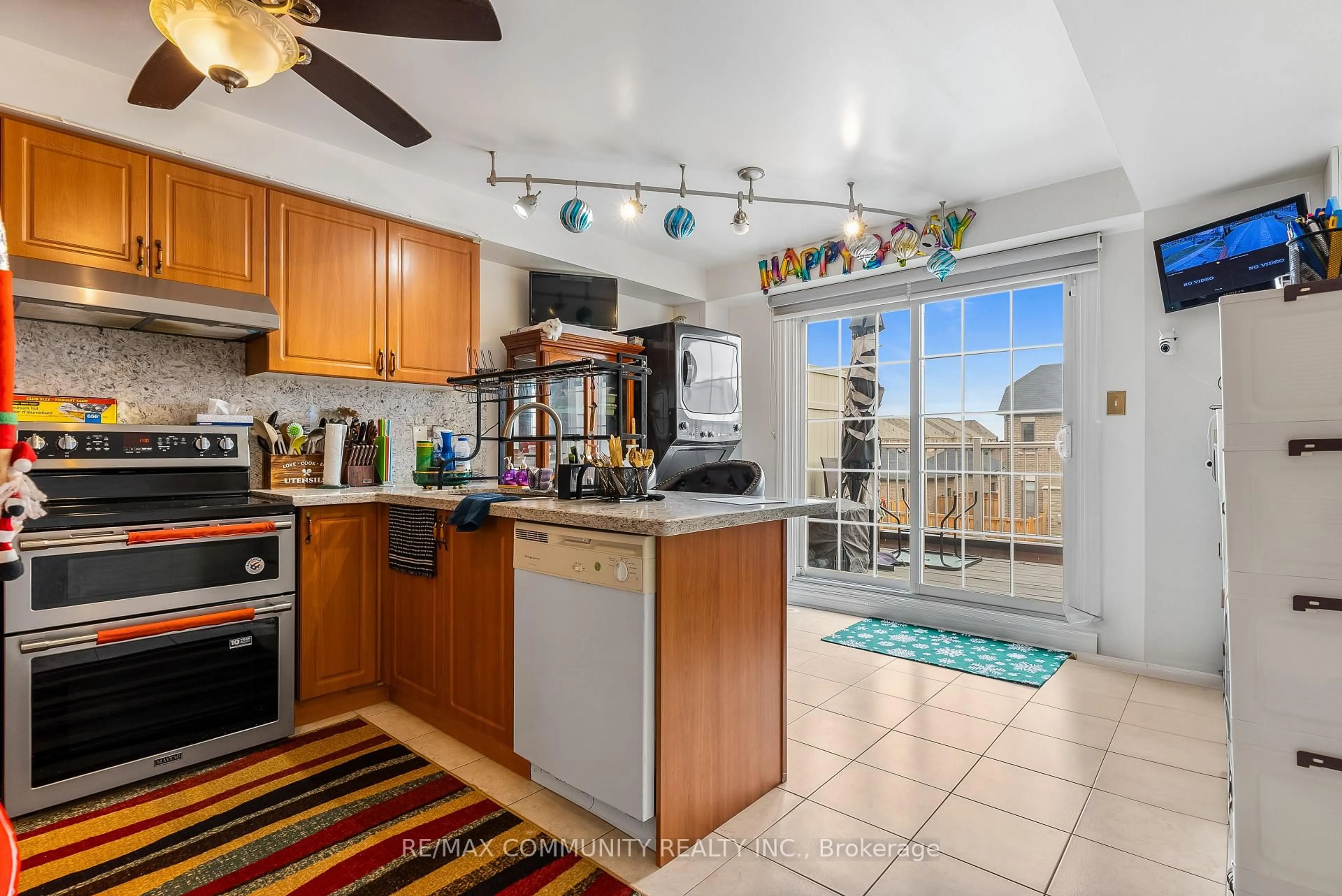 Open concept kitchen, ceramic/tile floor for 2662 Bur Oak Ave, Markham Ontario L6B 1J1