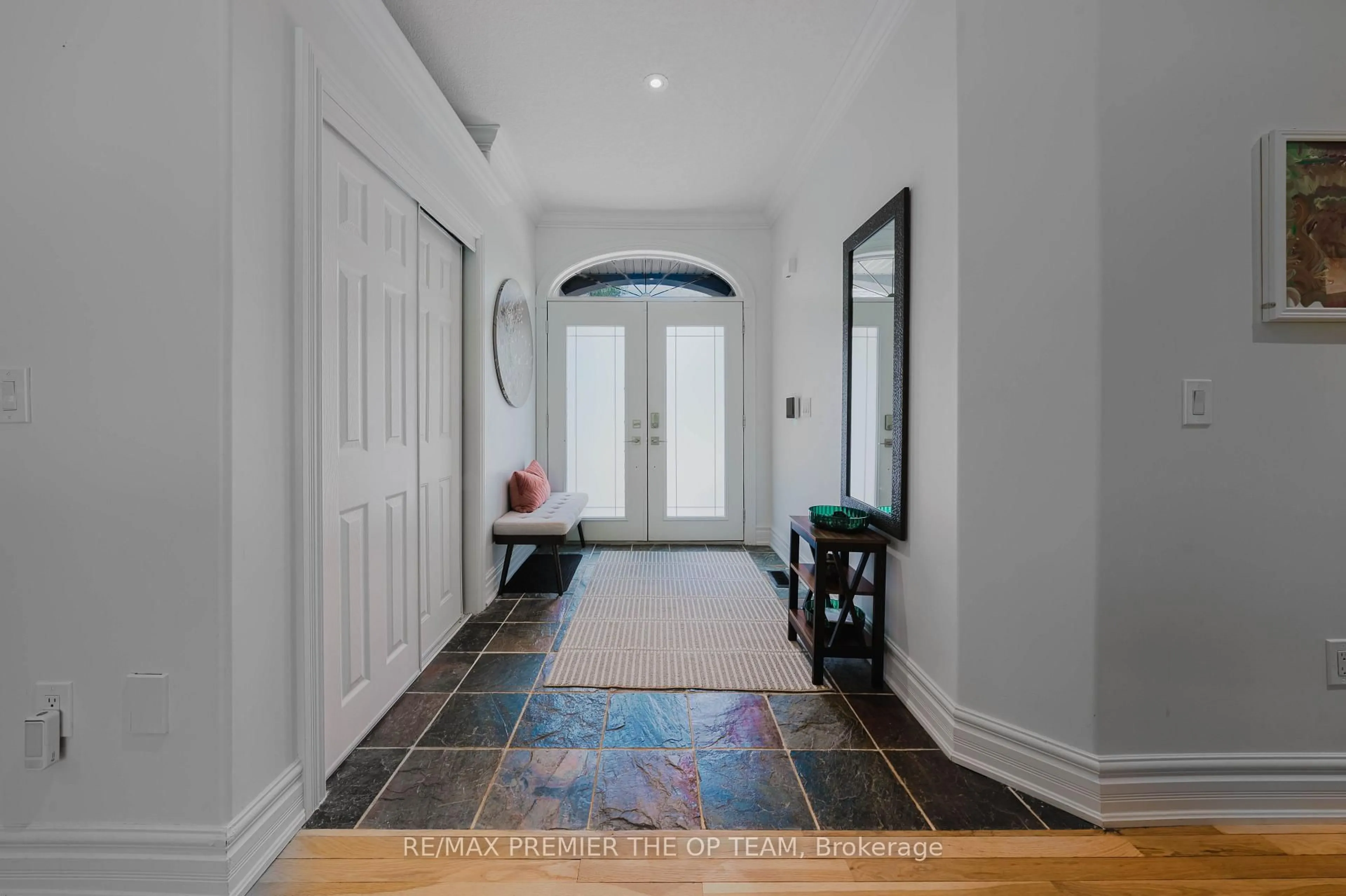Indoor entryway for 1856 Innisbrook St, Innisfil Ontario L9S 5A3