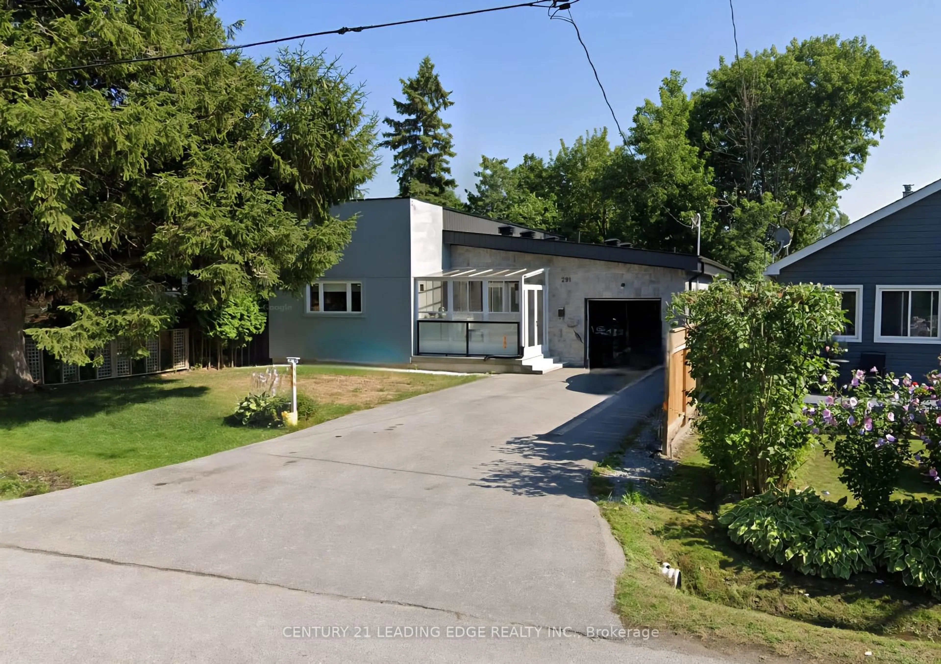 A pic from outside/outdoor area/front of a property/back of a property/a pic from drone, street for 291 Woodycrest Ave, Georgina Ontario L4P 2W3