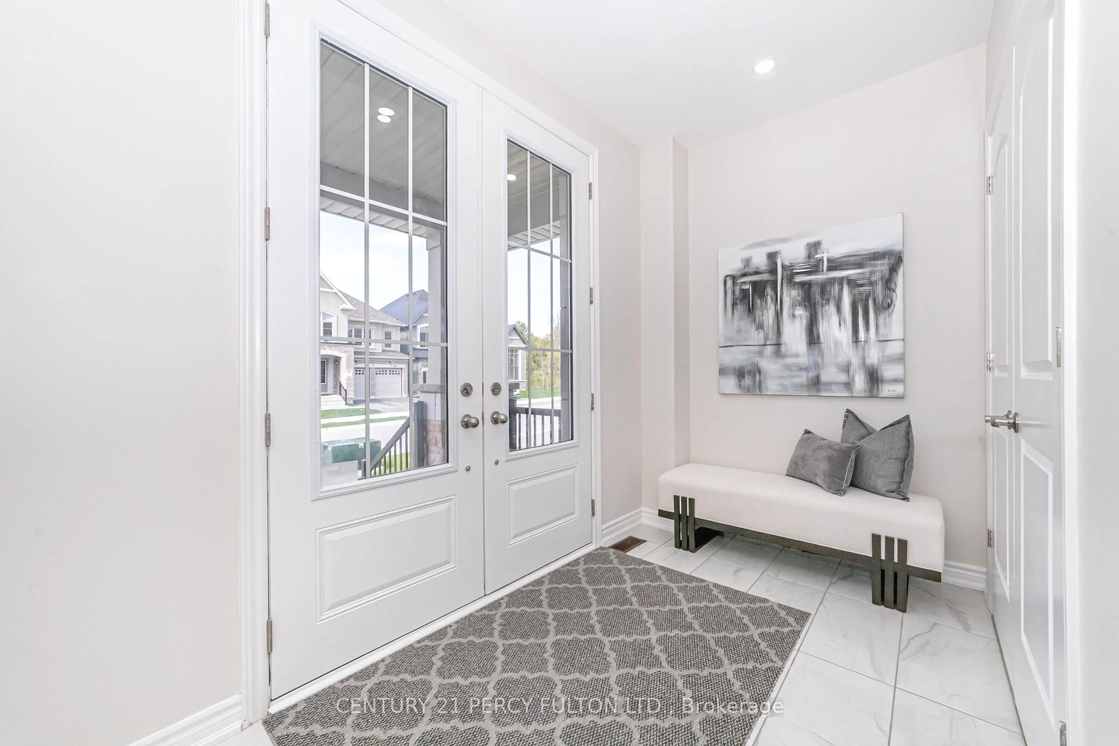 Indoor entryway for 53 Bowline Vista N/A, East Gwillimbury Ontario L9N 0W2