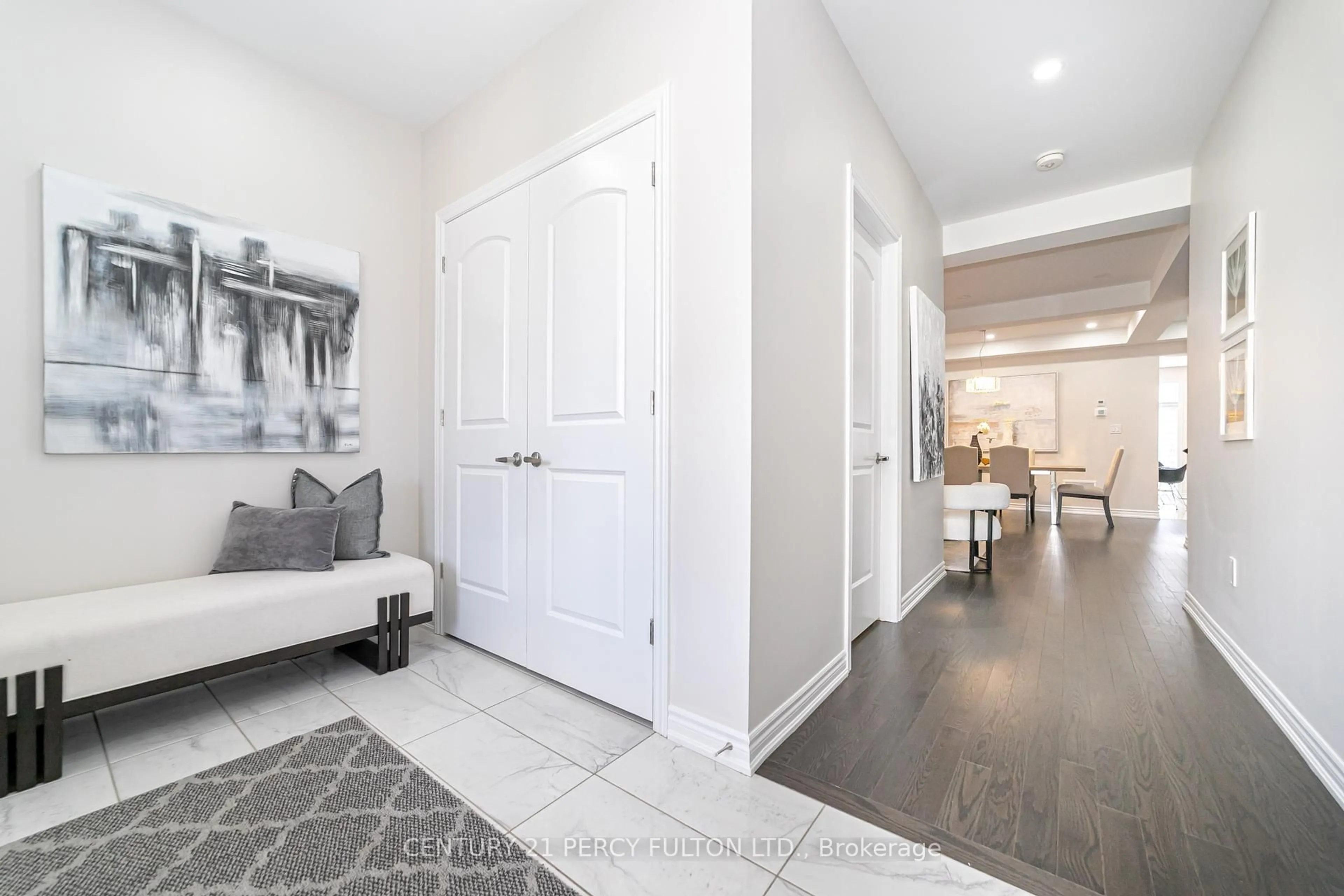 Indoor entryway for 53 Bowline Vista N/A, East Gwillimbury Ontario L9N 0W2