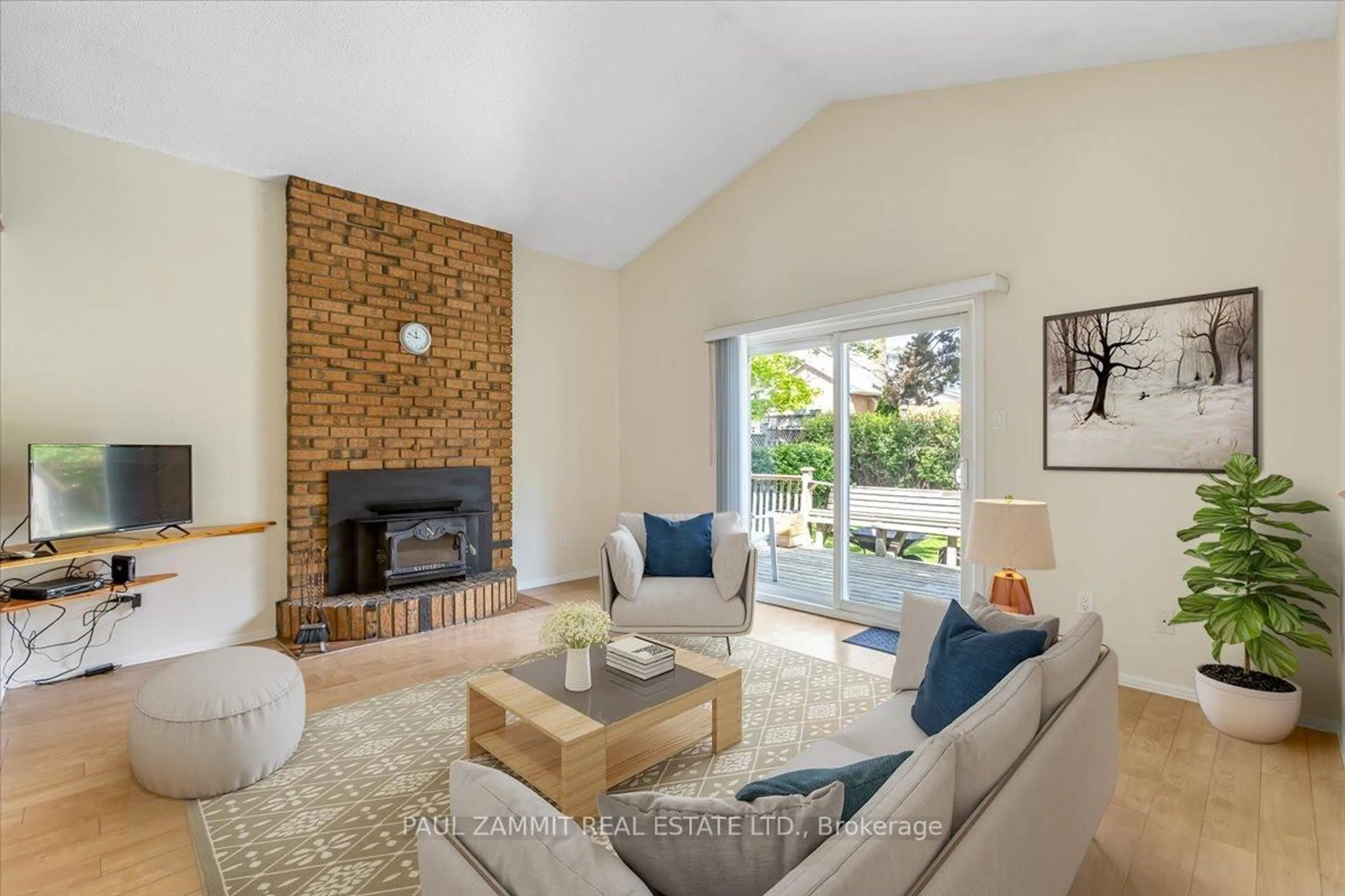 Living room with furniture, unknown for 30 Breckonwood Cres, Markham Ontario L3T 5E8