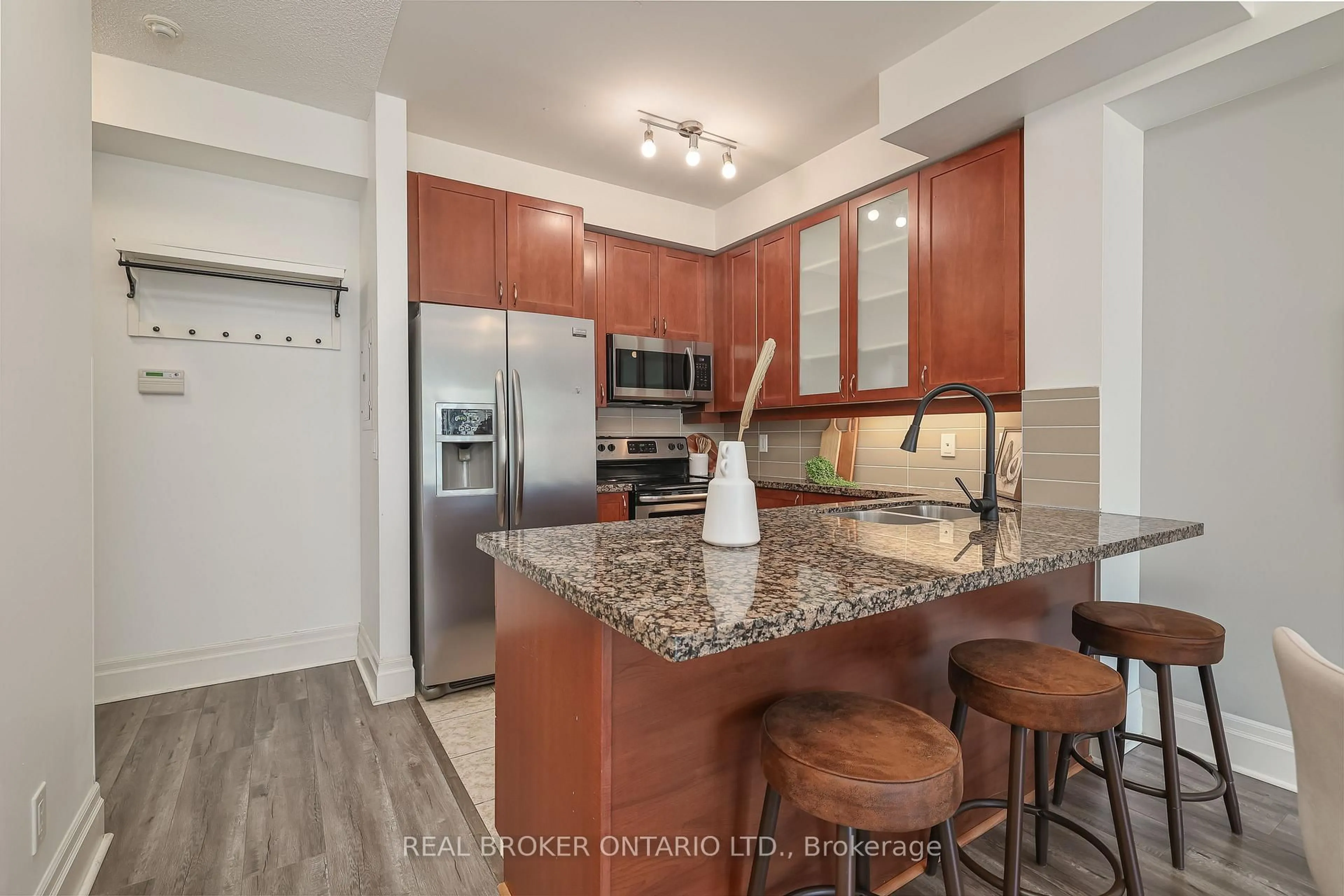 Open concept kitchen, unknown for 111 Upper Duke Cres #301, Markham Ontario L6G 0C8