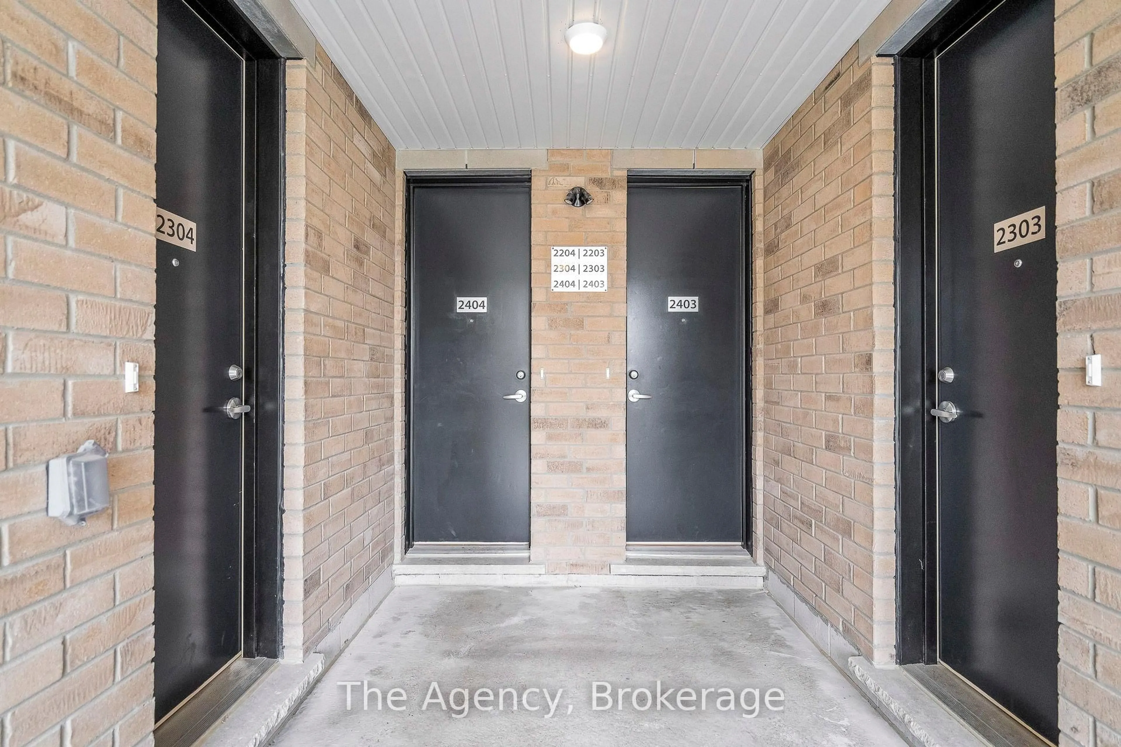 Indoor entryway for 60 Arnold Cres #2404, Richmond Hill Ontario L4C 3R5
