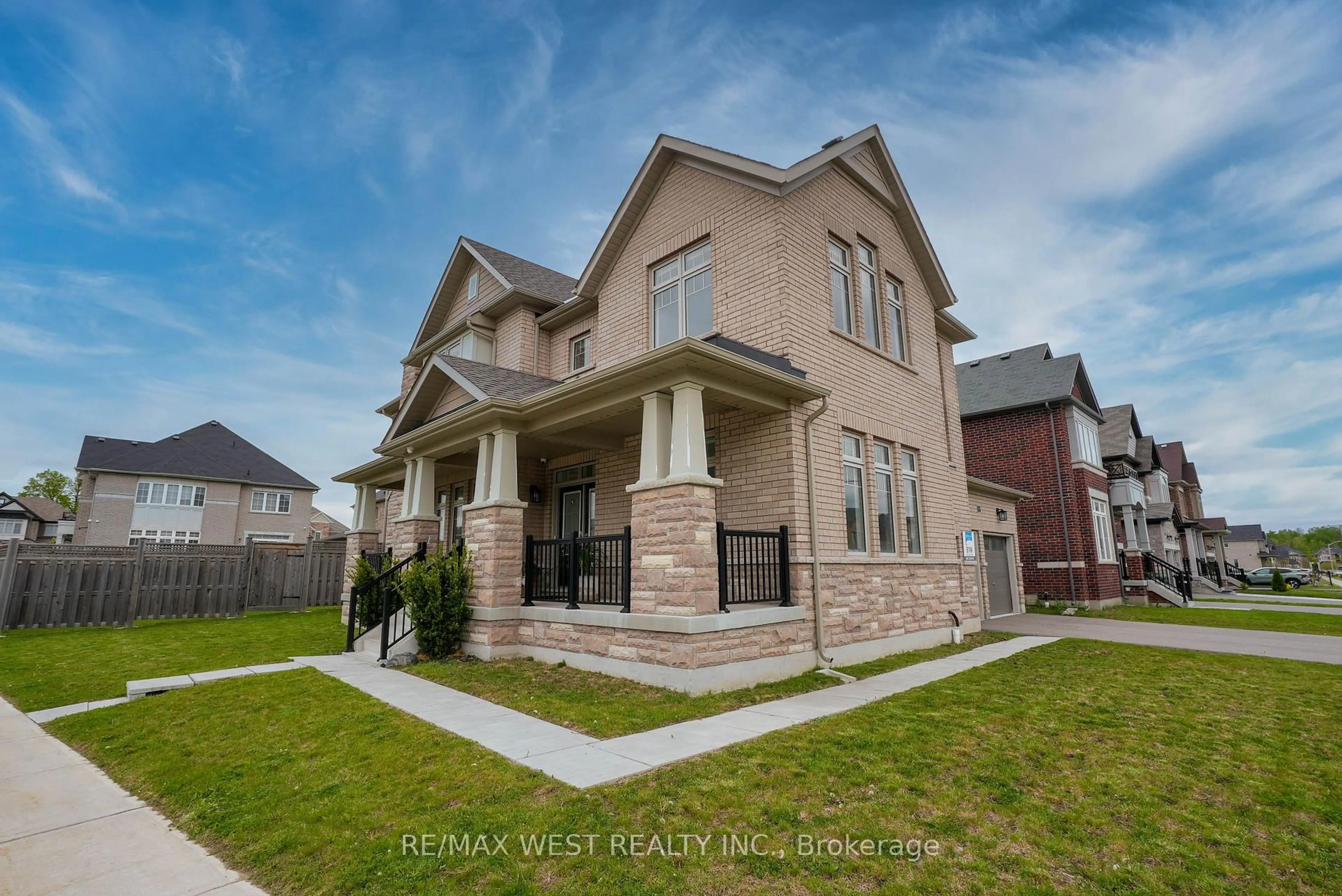 Home with brick exterior material, street for 1020 Larter St, Innisfil Ontario L9S 0N4