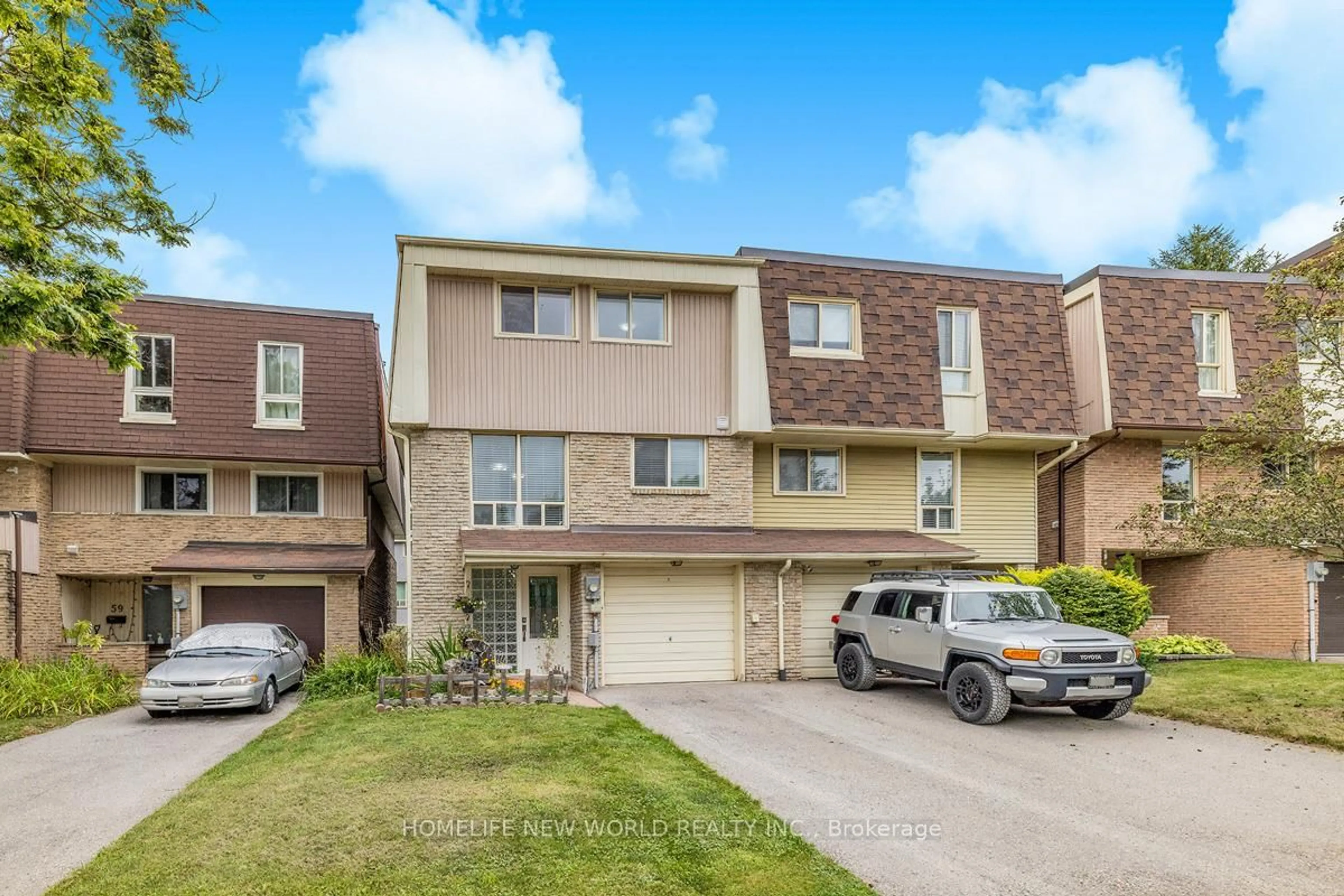 Unknown for 61 Poplar Cres, Aurora Ontario L4G 3M4