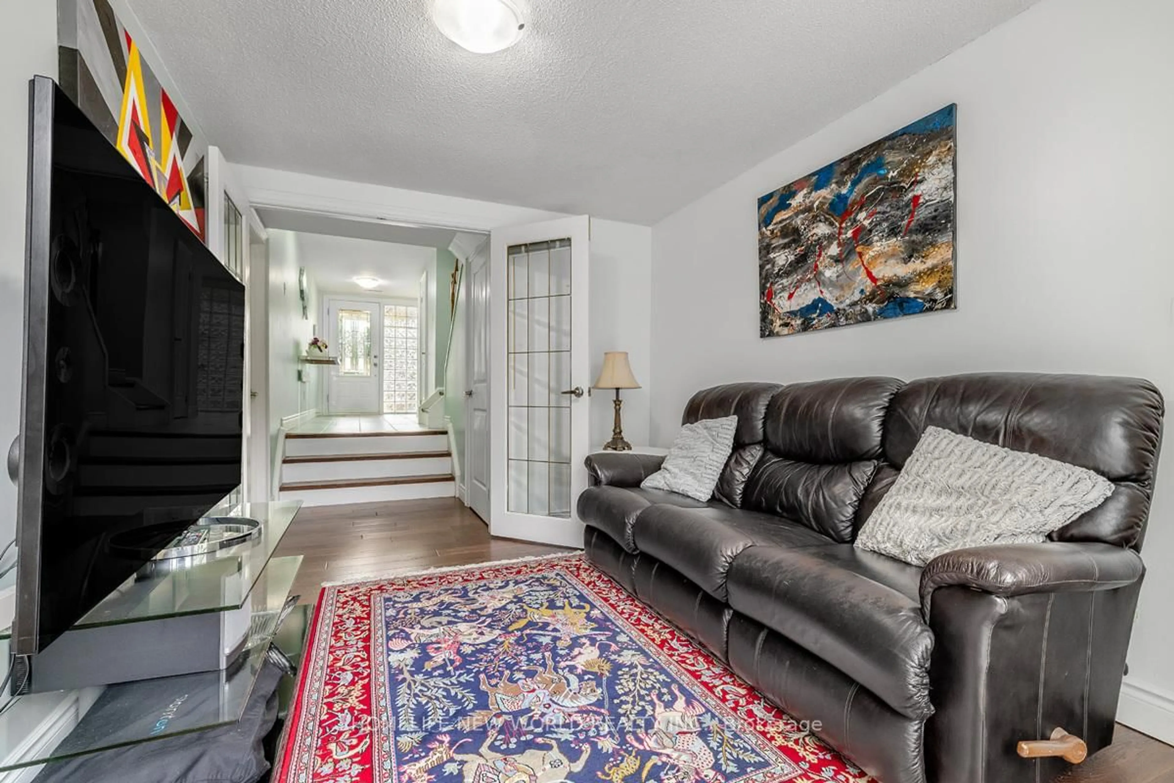 Living room with furniture, unknown for 61 Poplar Cres, Aurora Ontario L4G 3M4