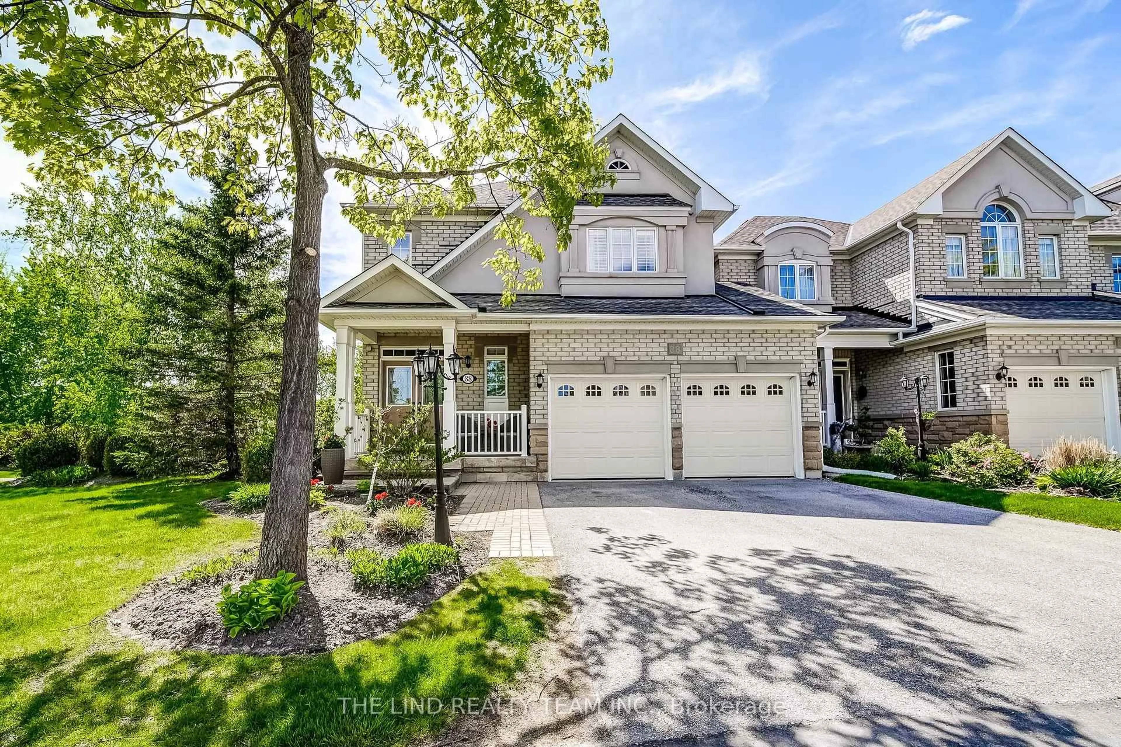 Home with brick exterior material, street for 88 Stonecliffe Cres #22, Aurora Ontario L4G 7Z6