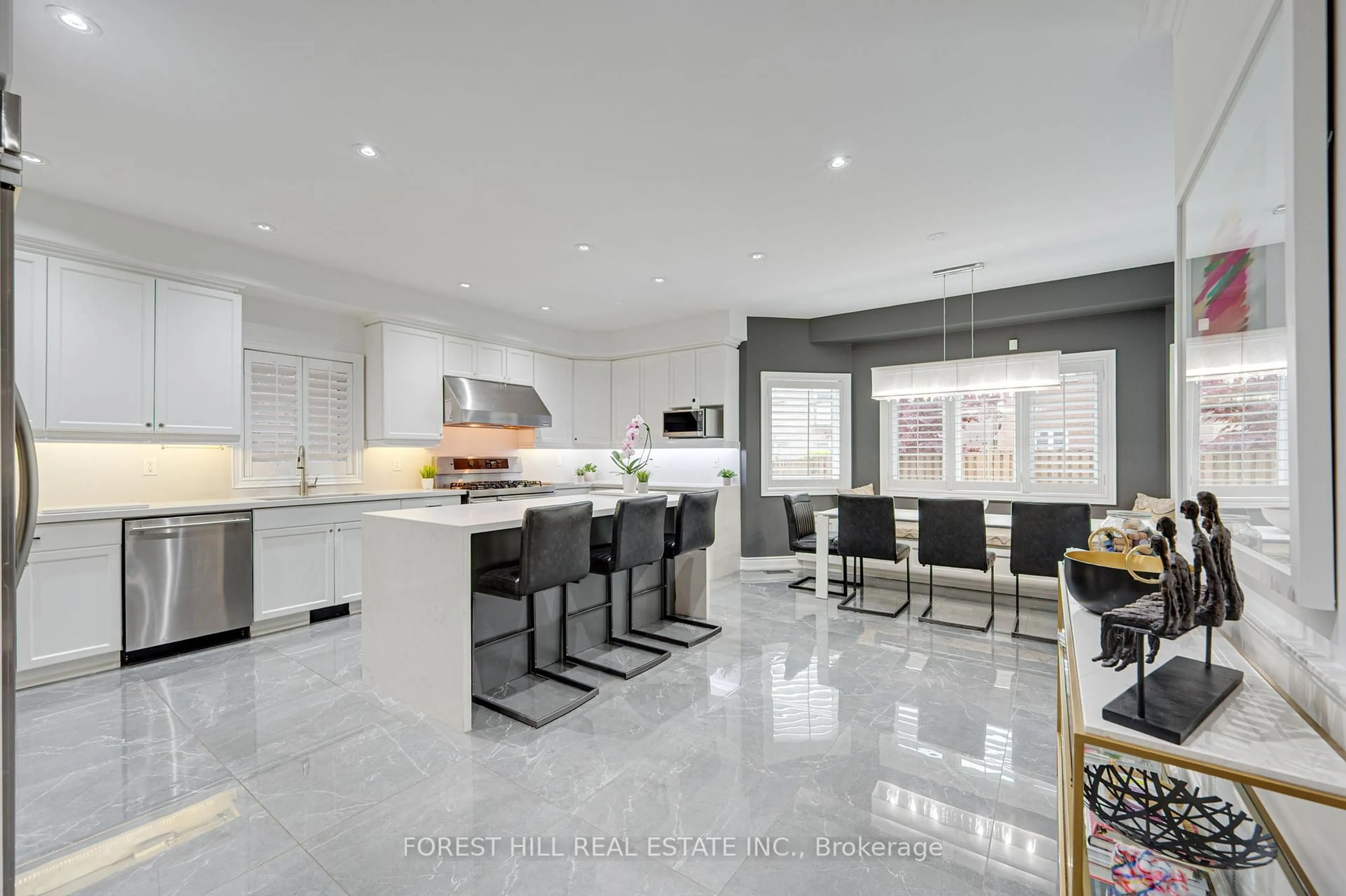 Open concept kitchen, ceramic/tile floor for 139 Ner Israel Dr, Vaughan Ontario L4J 8Z7