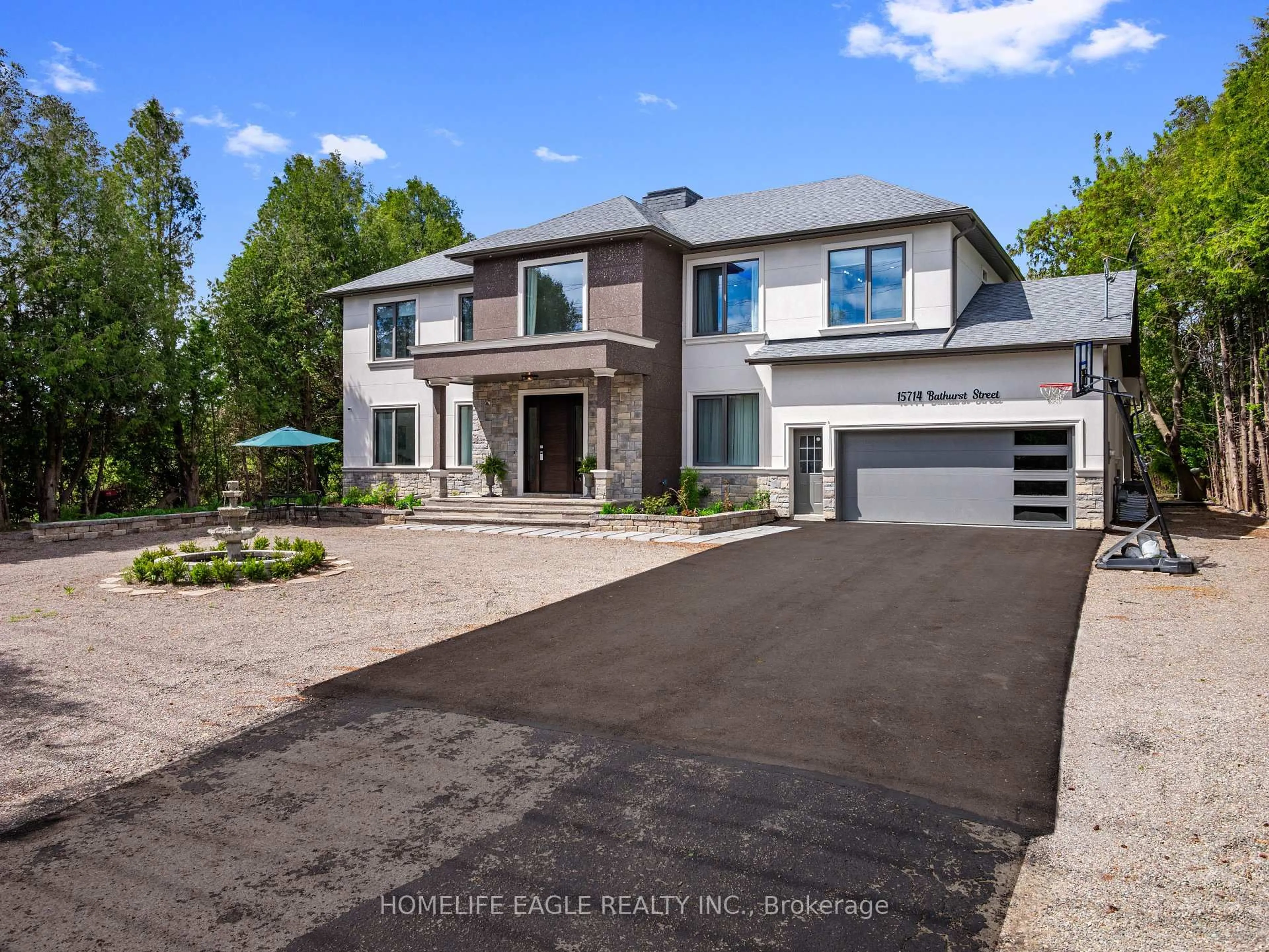 Home with brick exterior material, street for 15714 Bathurst St, King Ontario L7B 1K5