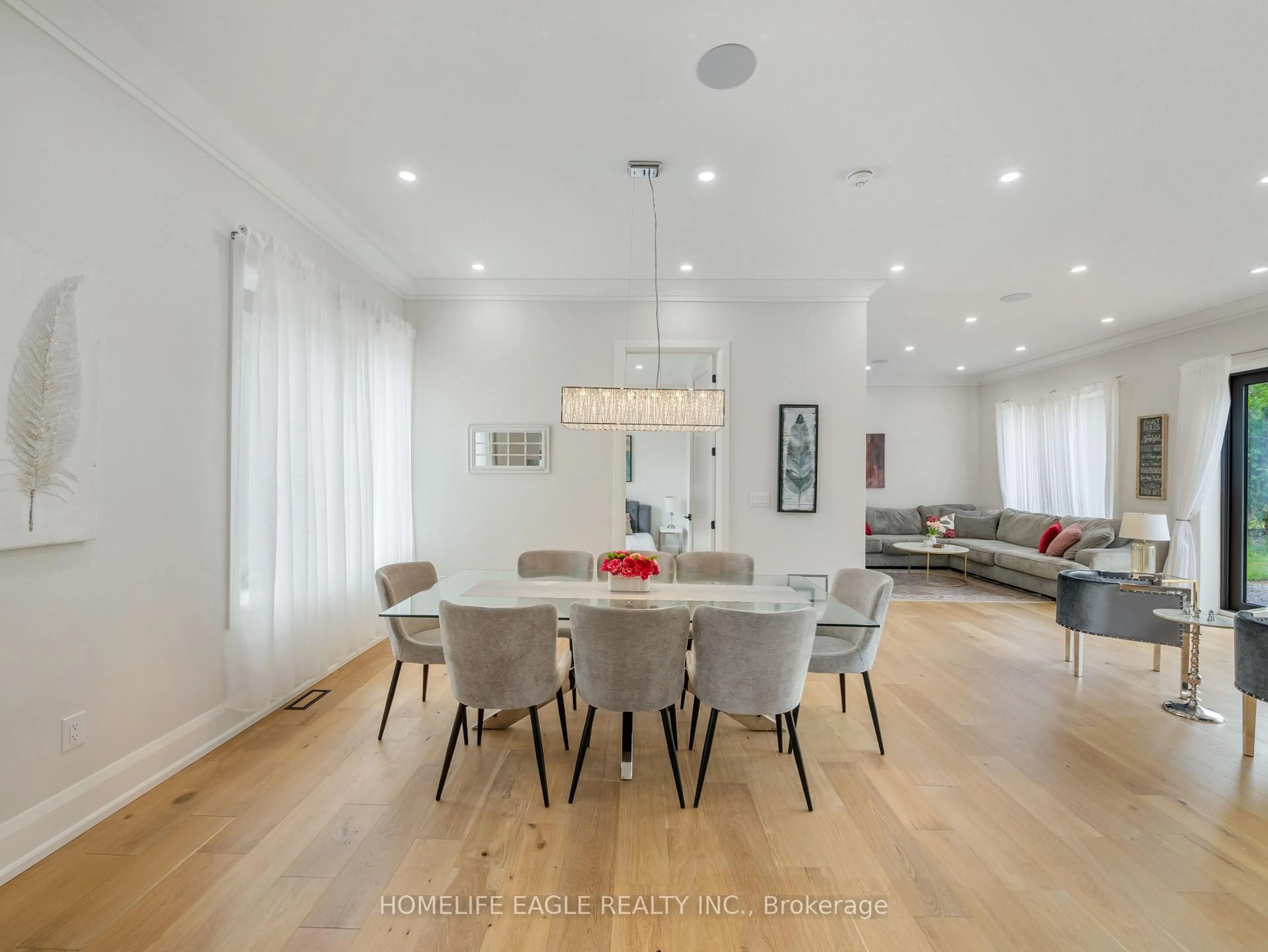 Dining room, wood/laminate floor for 15714 Bathurst St, King Ontario L7B 1K5