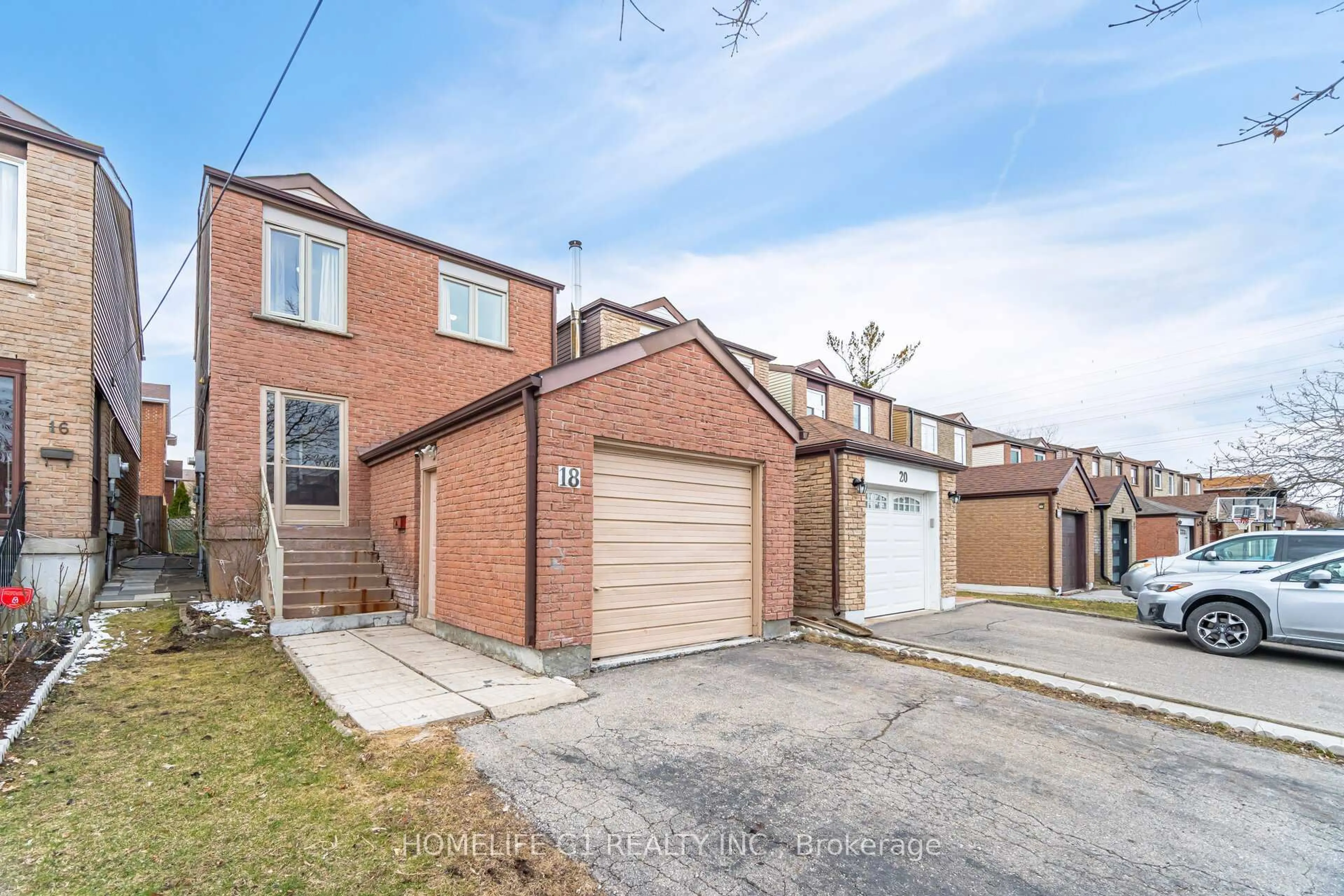 Home with brick exterior material, street for 18 Laurel Valley Crt, Vaughan Ontario L4K 2B3
