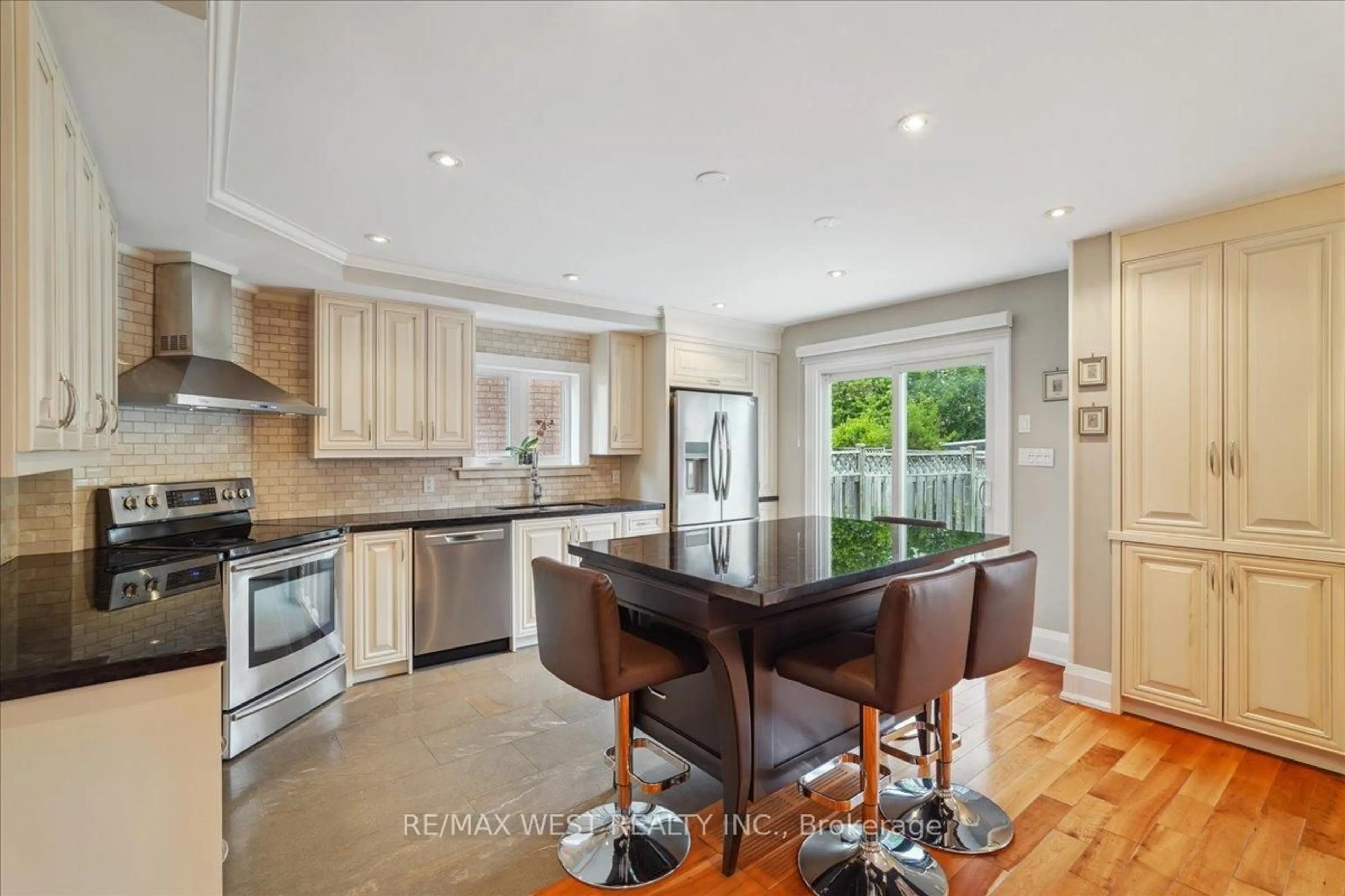 Open concept kitchen, unknown for 57 Judith Ave, Vaughan Ontario L4J 7J2