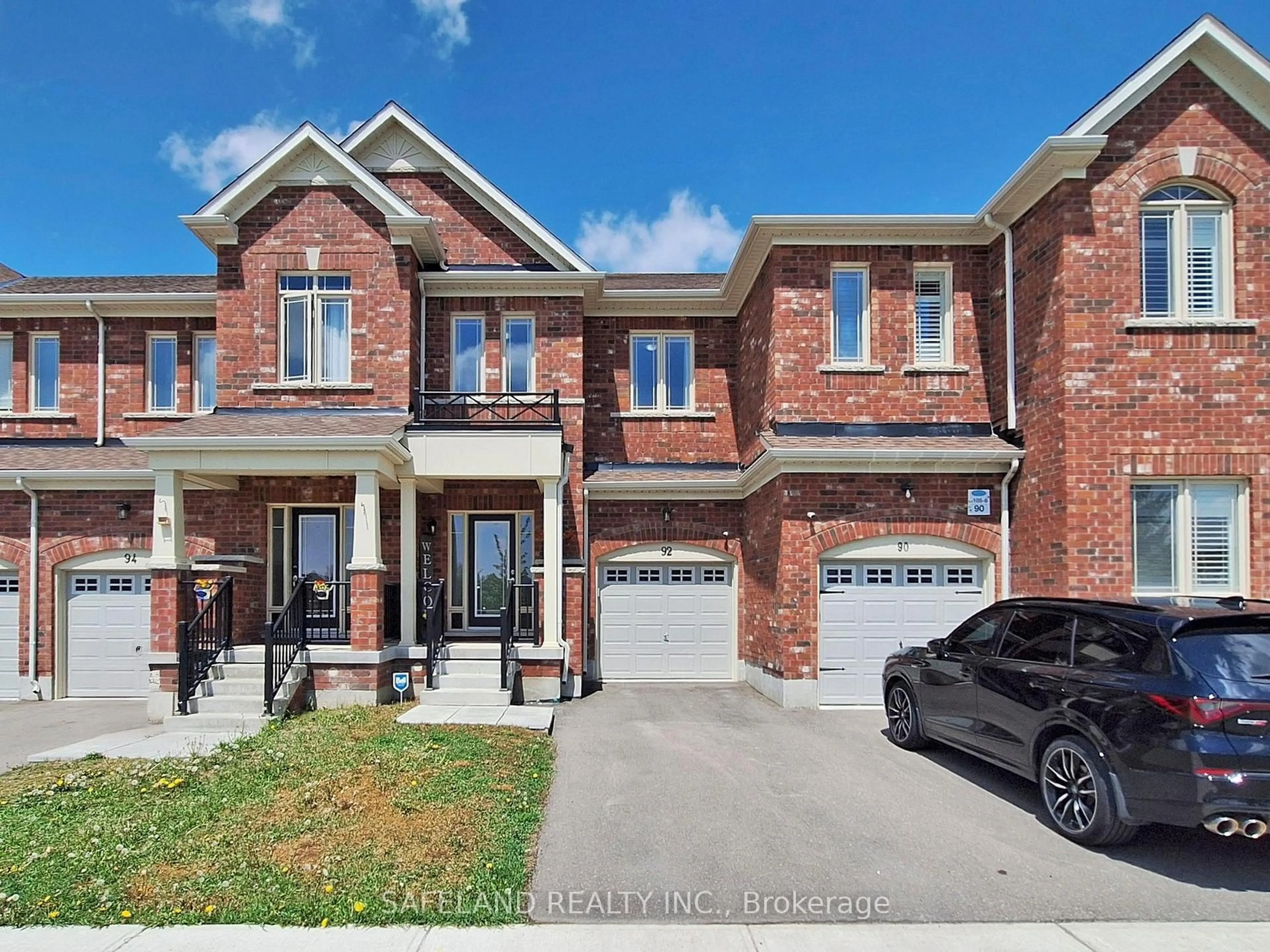 Home with brick exterior material, street for 92 Veterans St, Bradford West Gwillimbury Ontario L3Z 4H7