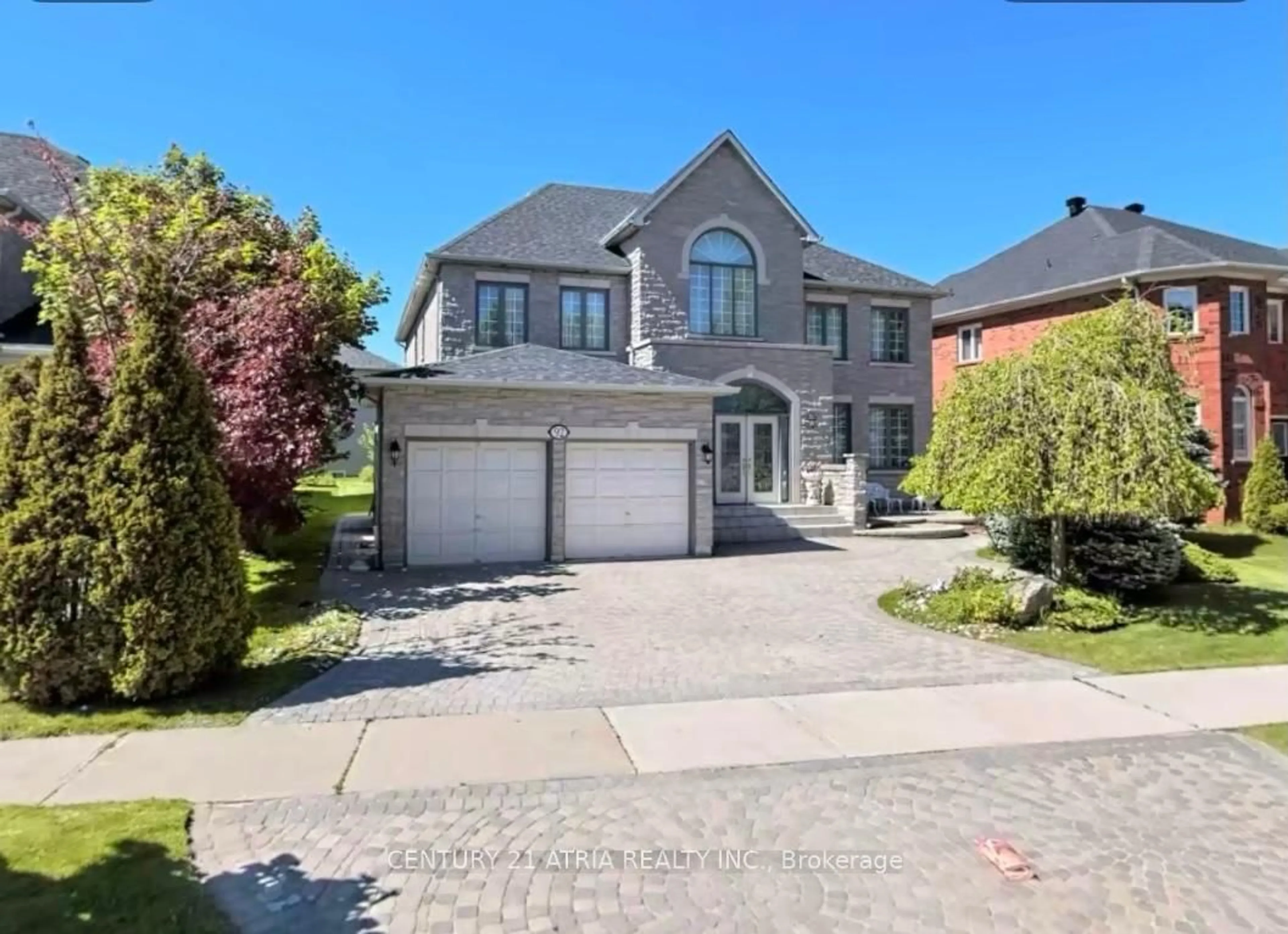 Home with brick exterior material, street for 92 Springbrook Dr, Richmond Hill Ontario L4B 3P9