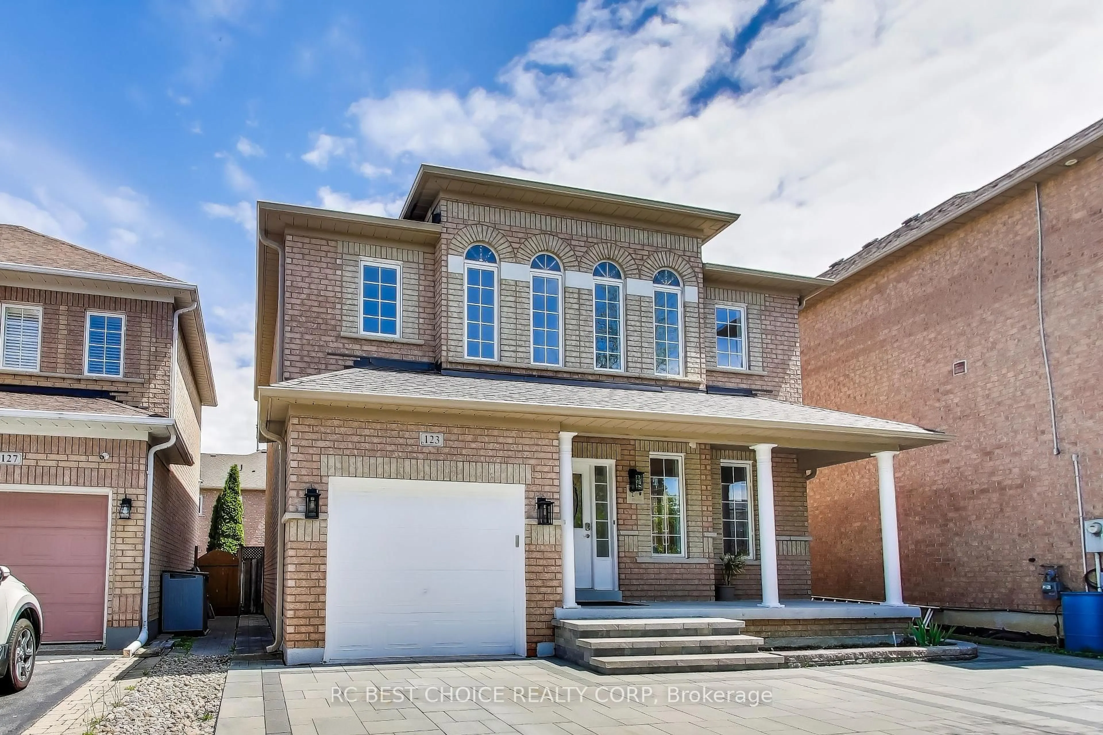 Home with brick exterior material, street for 123 Ledge Rock Dr, Vaughan Ontario L4H 2K5
