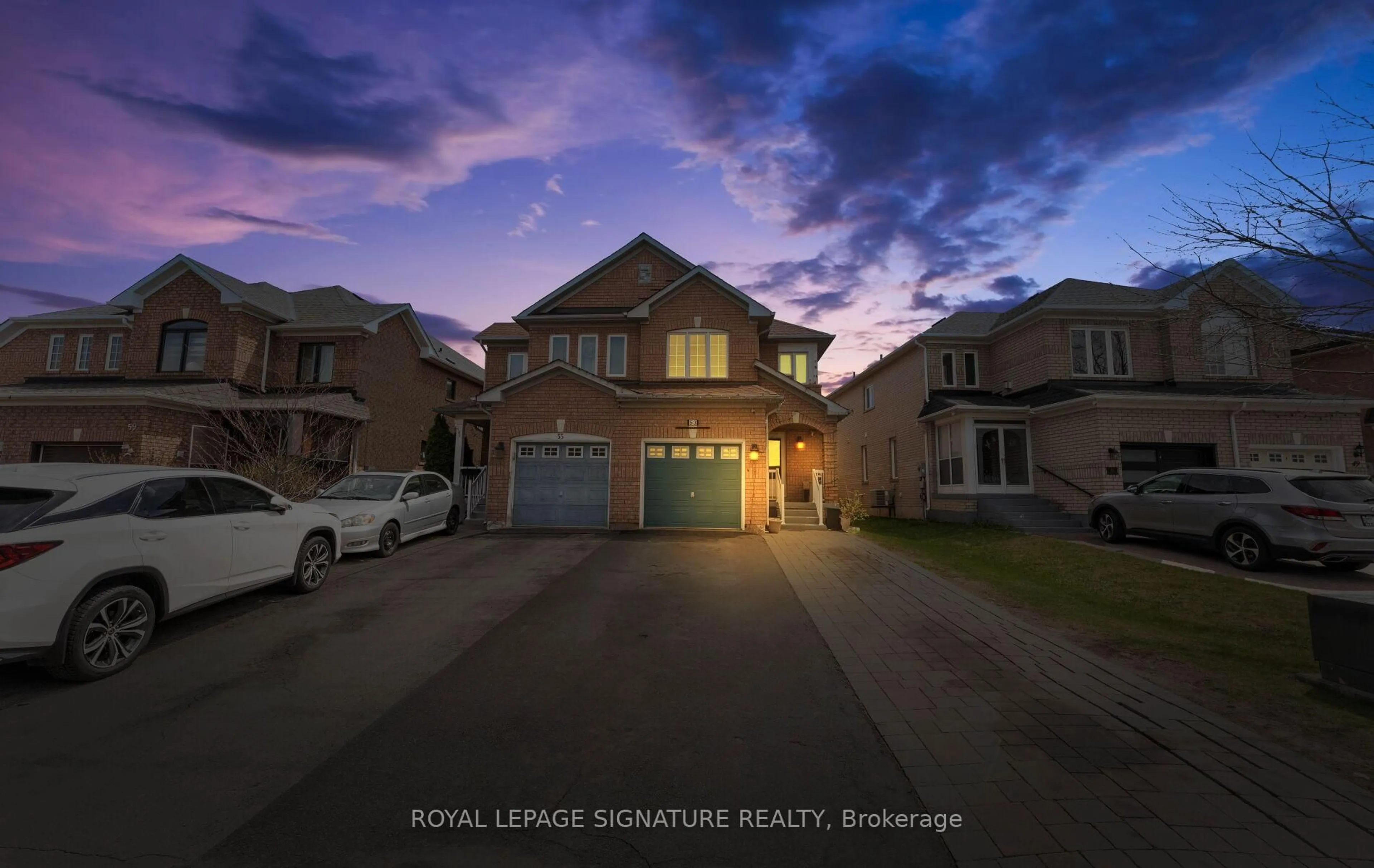 A pic from outside/outdoor area/front of a property/back of a property/a pic from drone, street for 53 National Pine Dr, Vaughan Ontario L6A 3M3