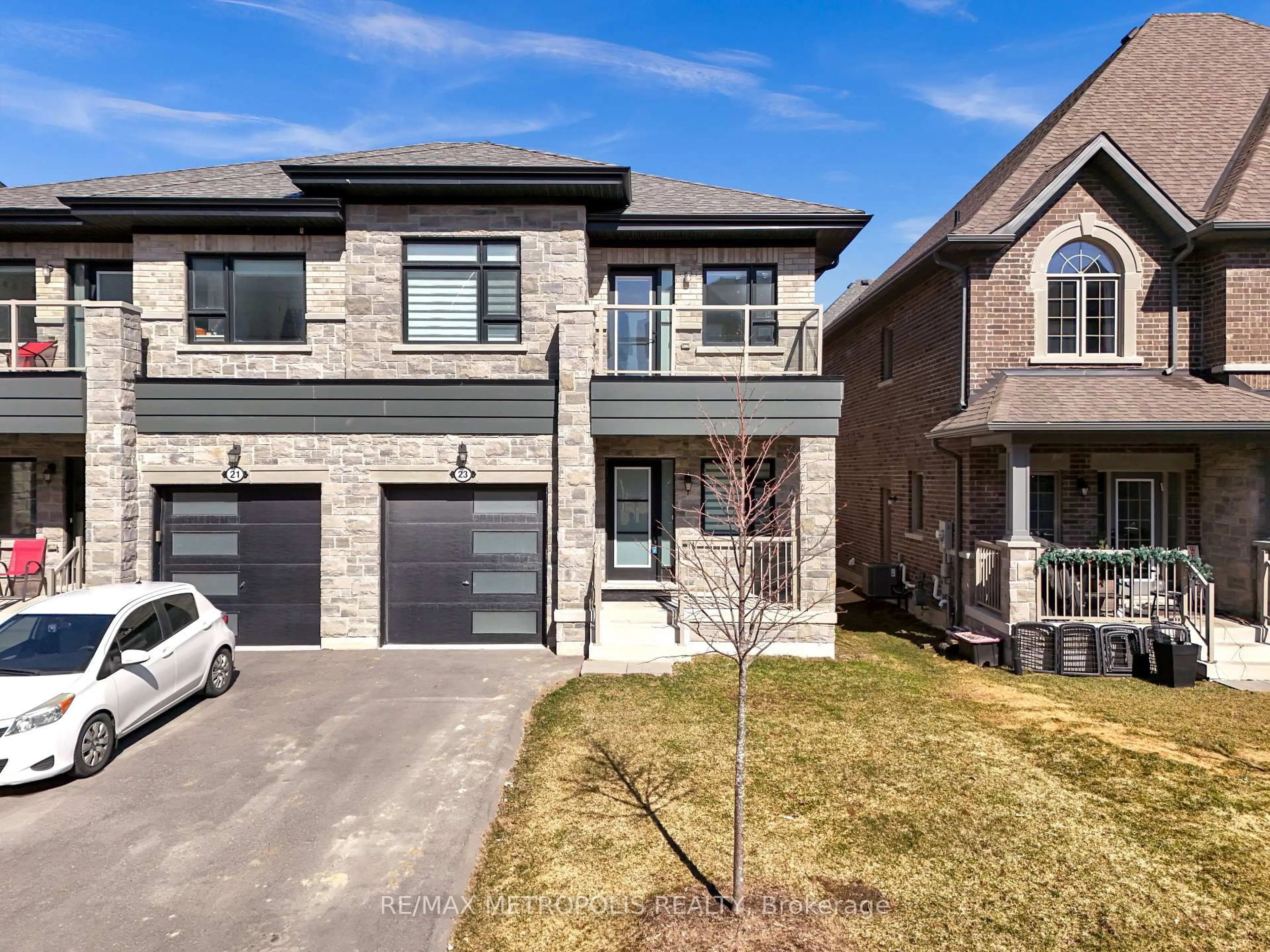 Home with brick exterior material, street for 23 Alan Williams Tr, Uxbridge Ontario L9P 0R6