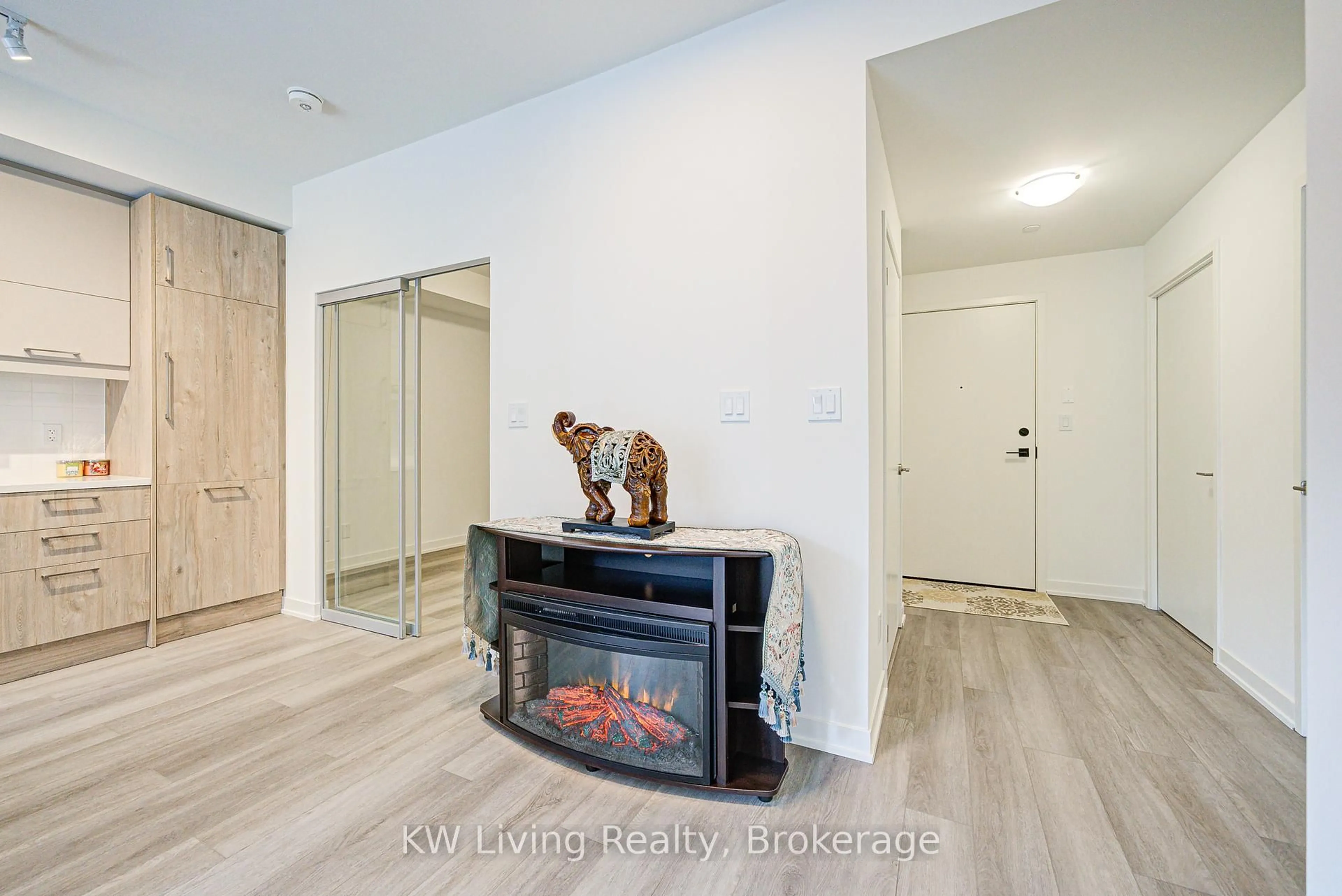 Indoor entryway for 292 Verdale Crossing #712, Markham Ontario L6G 0H6