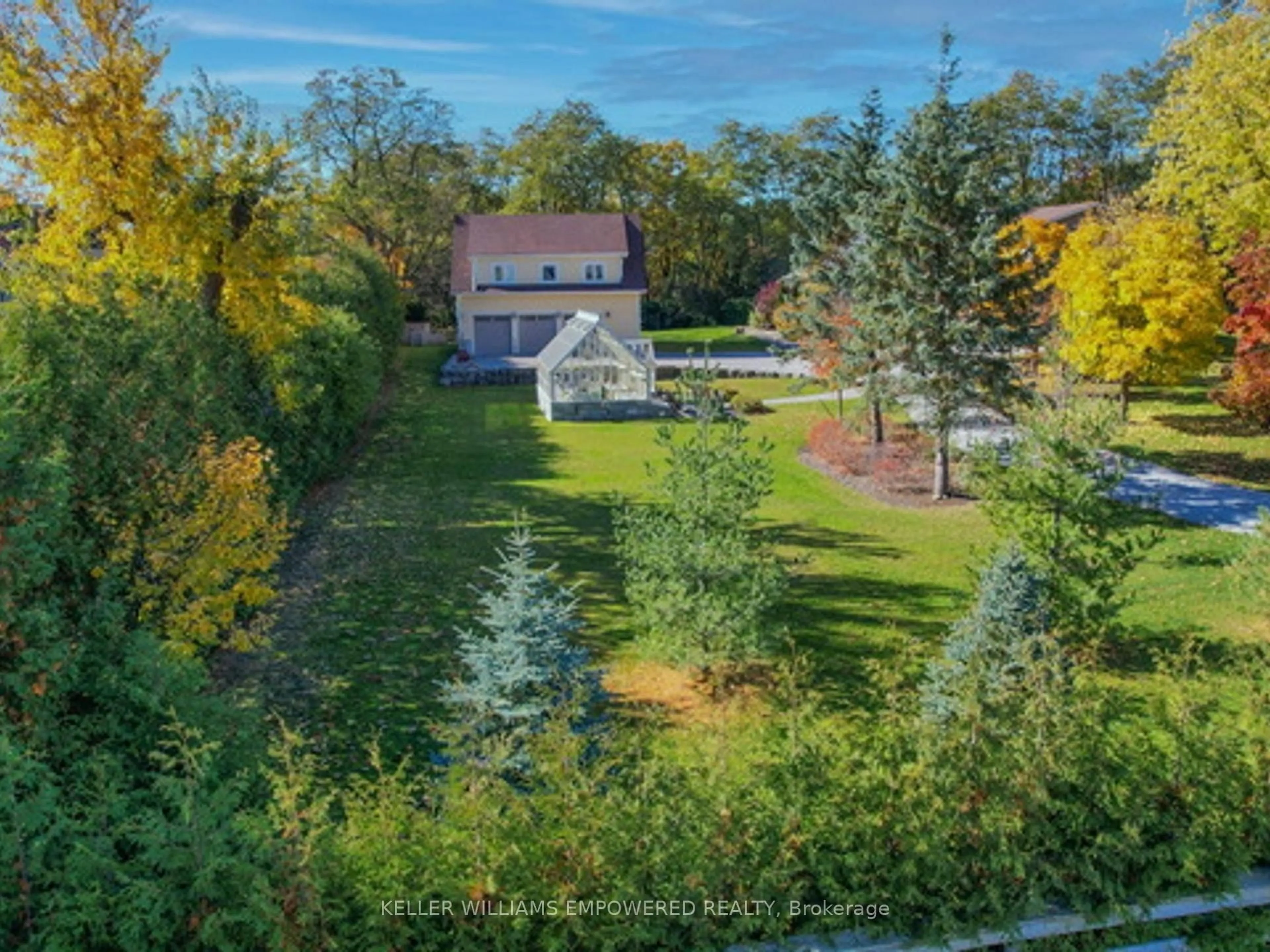 A pic from outside/outdoor area/front of a property/back of a property/a pic from drone, unknown for 6 Macleod Estate Crt, Richmond Hill Ontario L4E 0B1