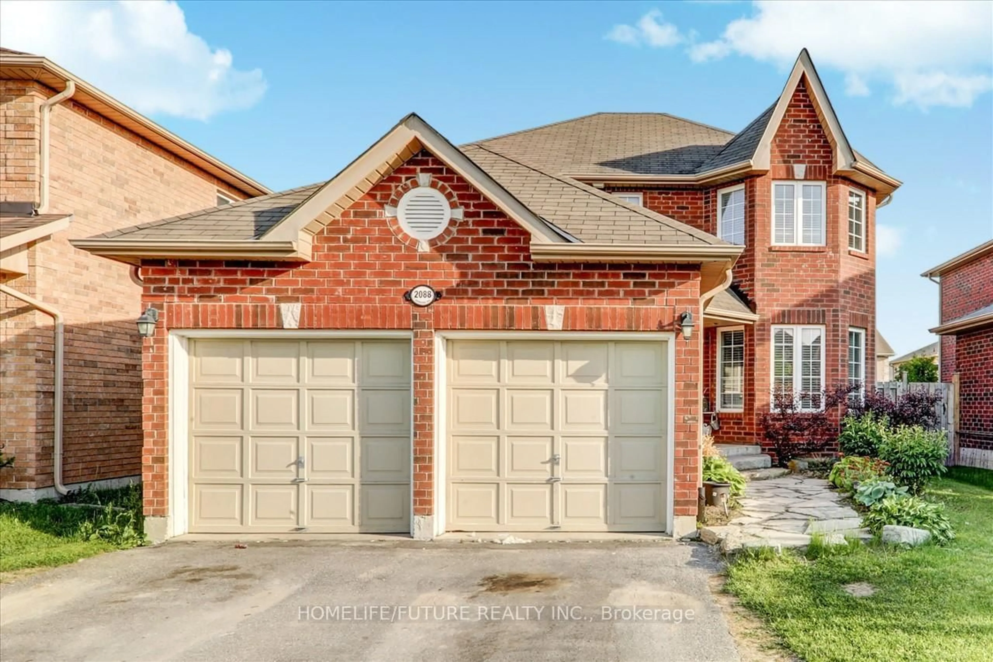Home with brick exterior material, street for 2088 Osbond Rd, Innisfil Ontario L9S 0A9