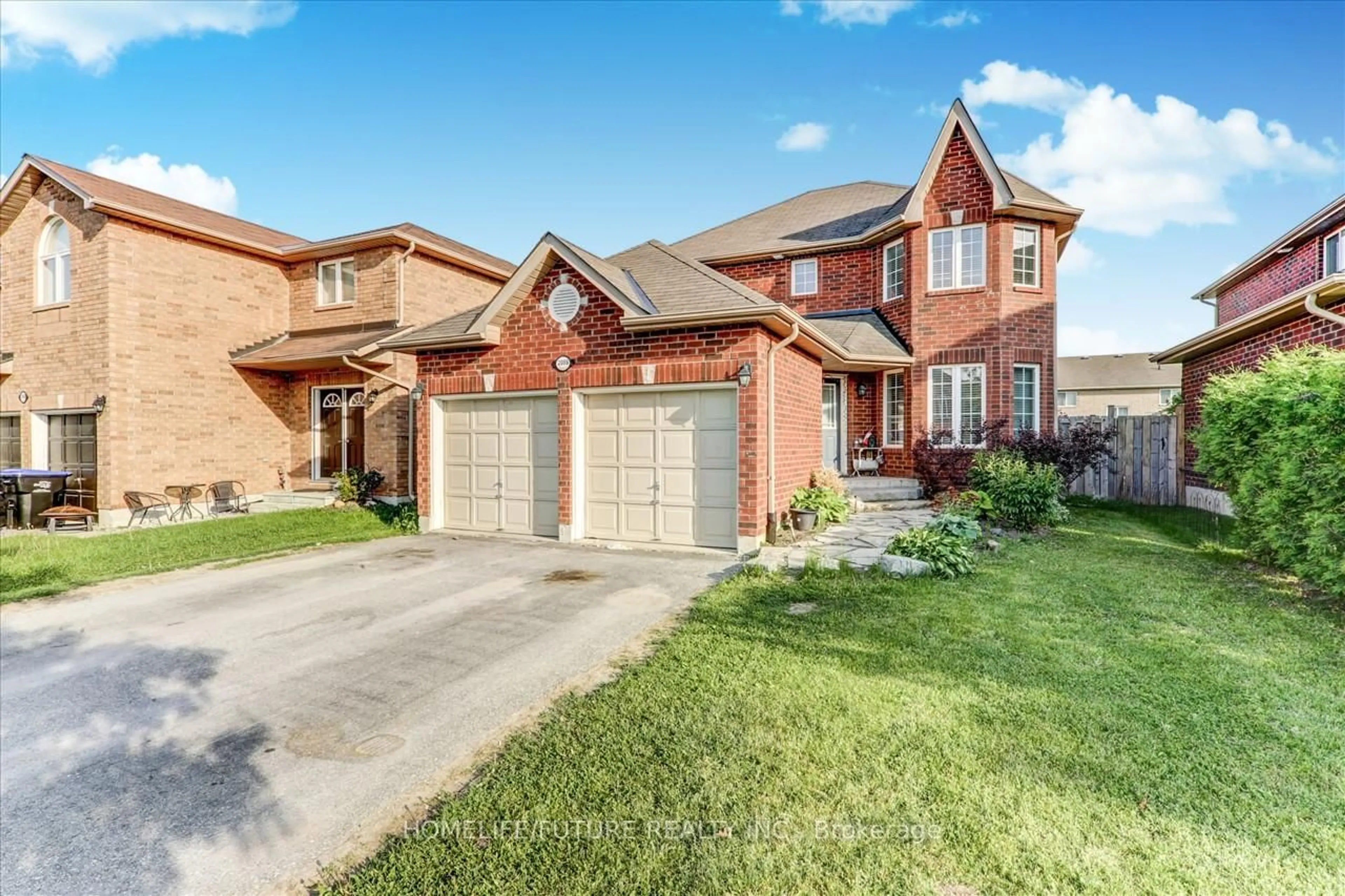 Home with brick exterior material, street for 2088 Osbond Rd, Innisfil Ontario L9S 0A9