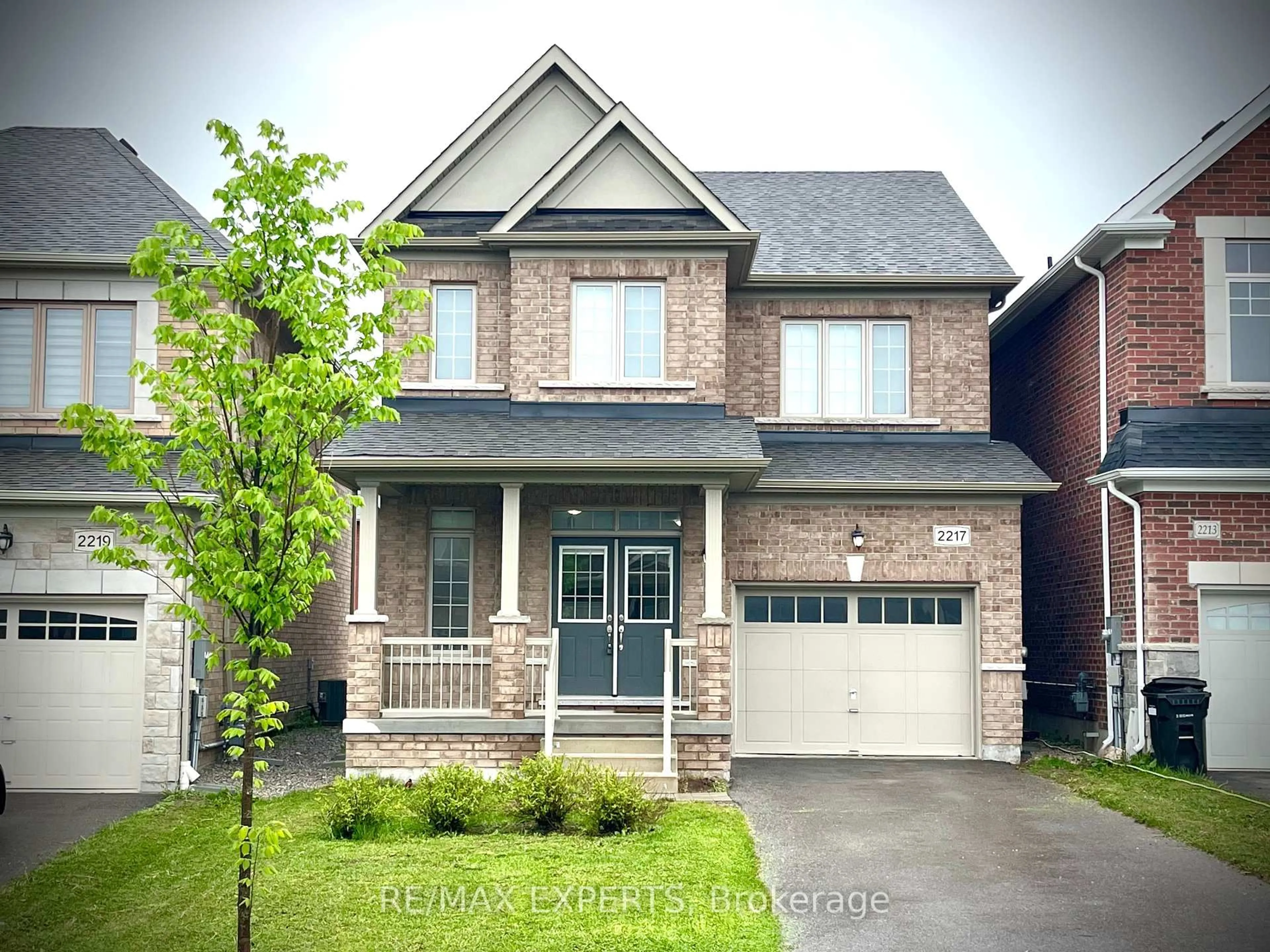 Home with brick exterior material, street for 2217 Lozenby St, Innisfil Ontario L9S 0M9