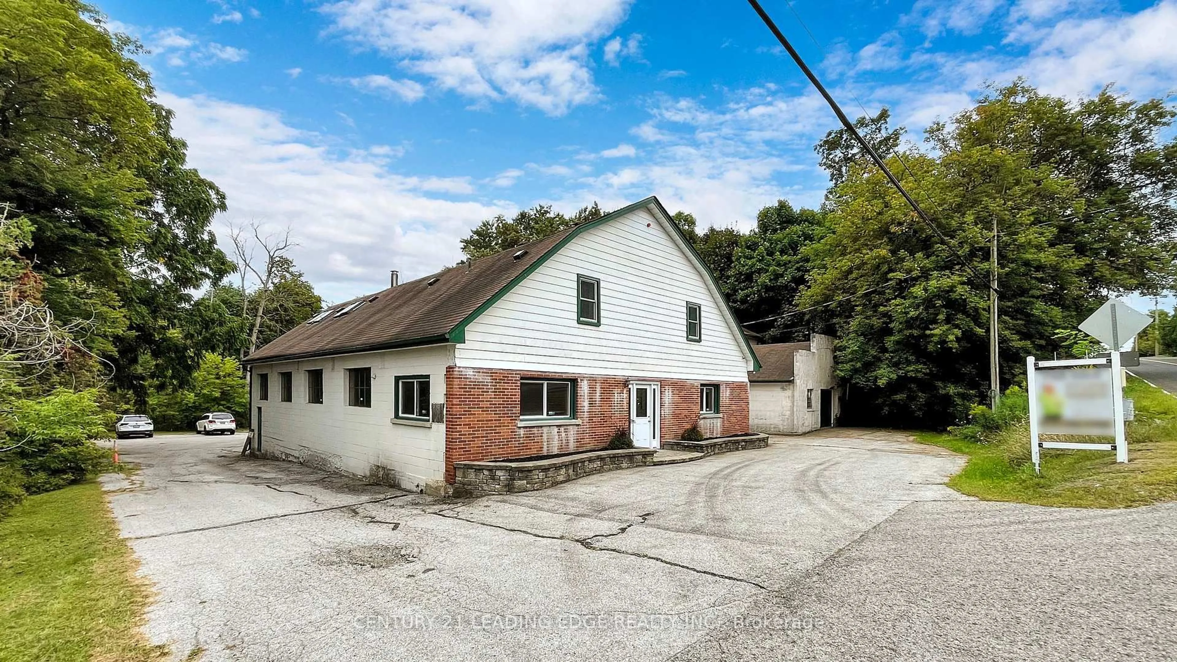 A pic from outside/outdoor area/front of a property/back of a property/a pic from drone, building for 87 Dickson Hill Rd, Markham Ontario L3P 3J3